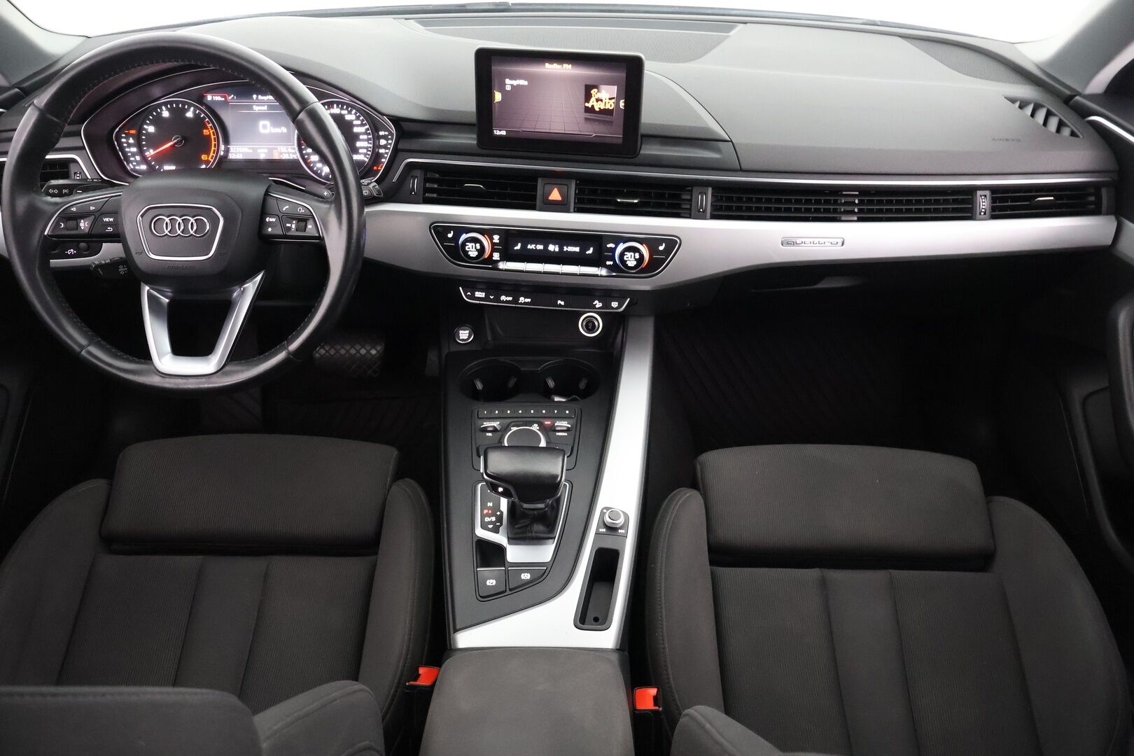 Audi A4 ALLROAD 2017 Land of quattro Edition 2,0 TDI 120 kW quattro S tronic - | Suomiauto | Webasto | Matrix LED | Vetokoukku | Sporttipenkit | Navigointi | KeylessGo |