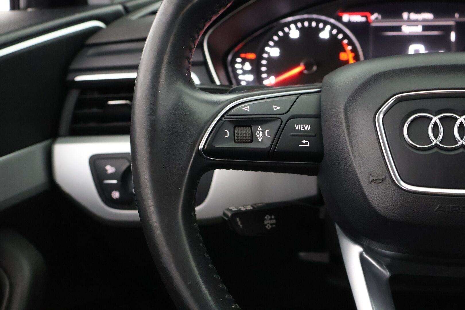 Audi A4 ALLROAD 2017 Land of quattro Edition 2,0 TDI 120 kW quattro S tronic - | Suomiauto | Webasto | Matrix LED | Vetokoukku | Sporttipenkit | Navigointi | KeylessGo |