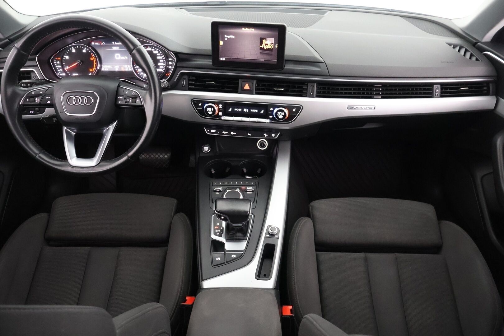 Audi A4 ALLROAD 2017 Land of quattro Edition 2,0 TDI 120 kW quattro S tronic - | Suomiauto | Webasto | Matrix LED | Vetokoukku | Sporttipenkit | Navigointi | KeylessGo |