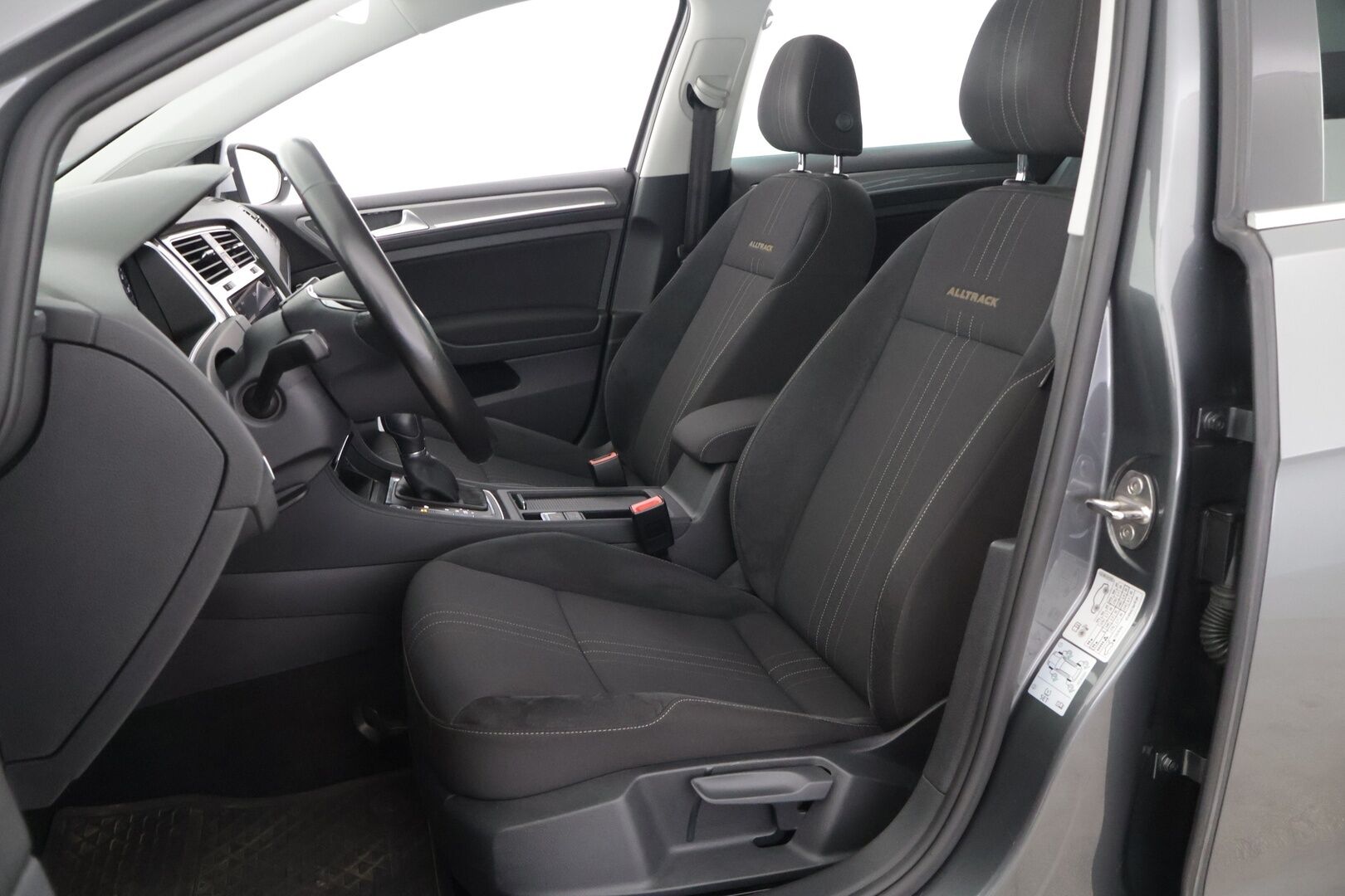 Volkswagen Golf 2017 Variant Alltrack 1,8 TSI 132 kW (180 hv) 4MOTION DSG-automaatti *Digimittaristo / Acc / Kessy / Navi / Ratinlämmitin!* - *Tilava / Moderni / Tyylikäs!*