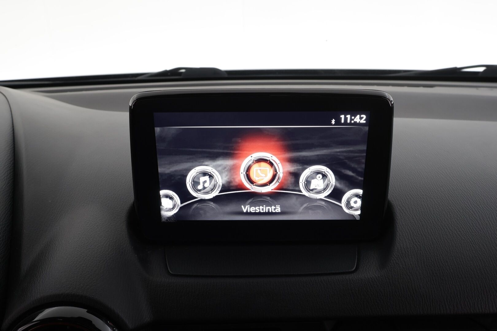 Mazda CX-3 2017 2,0 (120 hv) SKYACTIV-G Premium 6AT EN1 * Suomi-auto / Vakkari / P.kamera / Navi * - Kahdet renkaat aluvanteilla - HULLUT VÄLIPÄIVÄT KORKOTARJOUS 2,49%