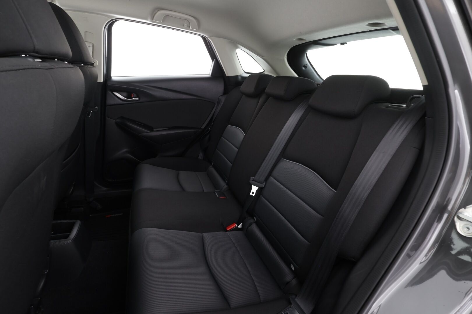 Mazda CX-3 2017 2,0 (120 hv) SKYACTIV-G Premium 6AT EN1 * Suomi-auto / Vakkari / P.kamera / Navi * - Kahdet renkaat aluvanteilla