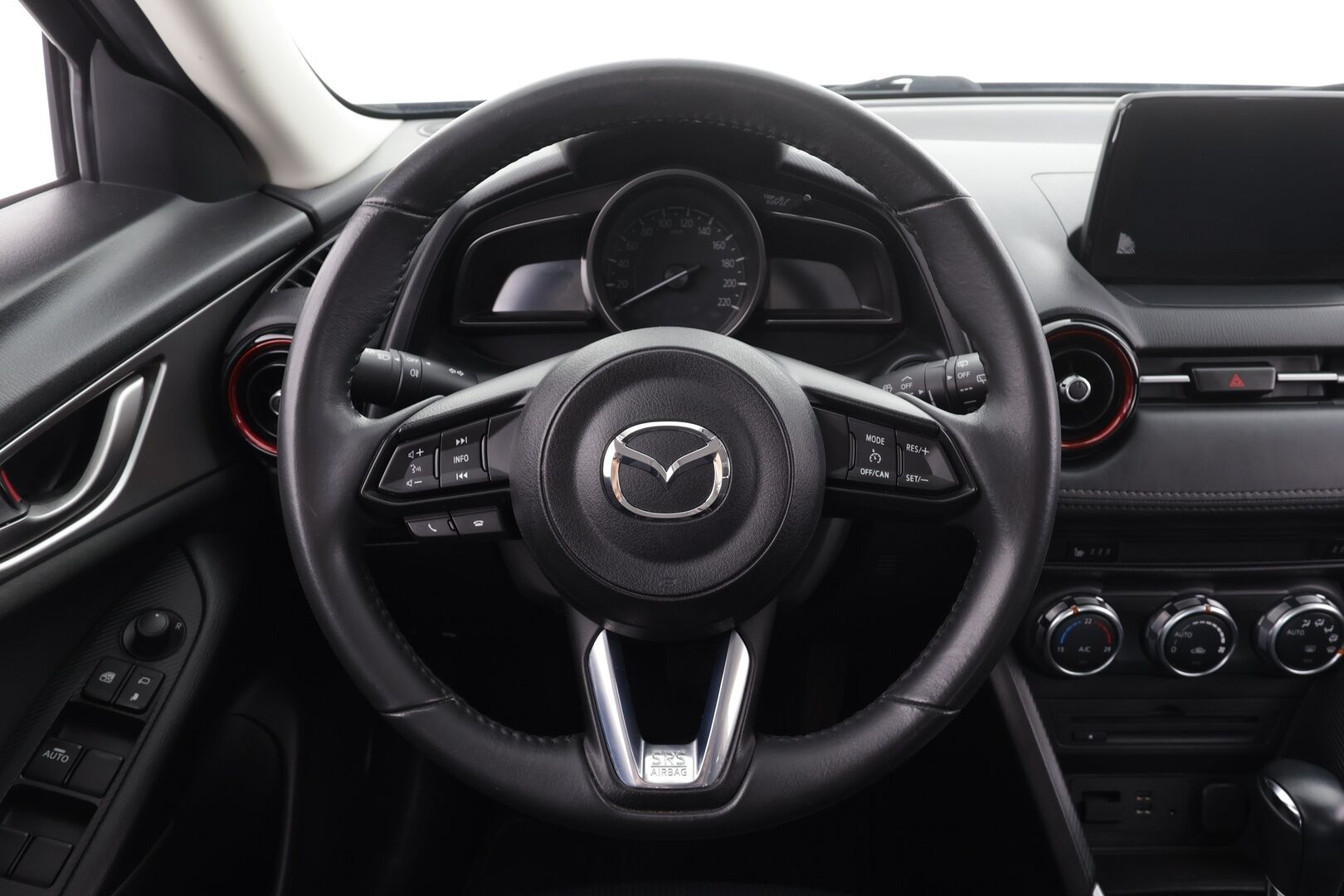 Mazda CX-3 2017 2,0 (120 hv) SKYACTIV-G Premium 6AT EN1 * Suomi-auto / Vakkari / P.kamera / Navi * - Kahdet renkaat aluvanteilla - HULLUT VÄLIPÄIVÄT KORKOTARJOUS 2,49%