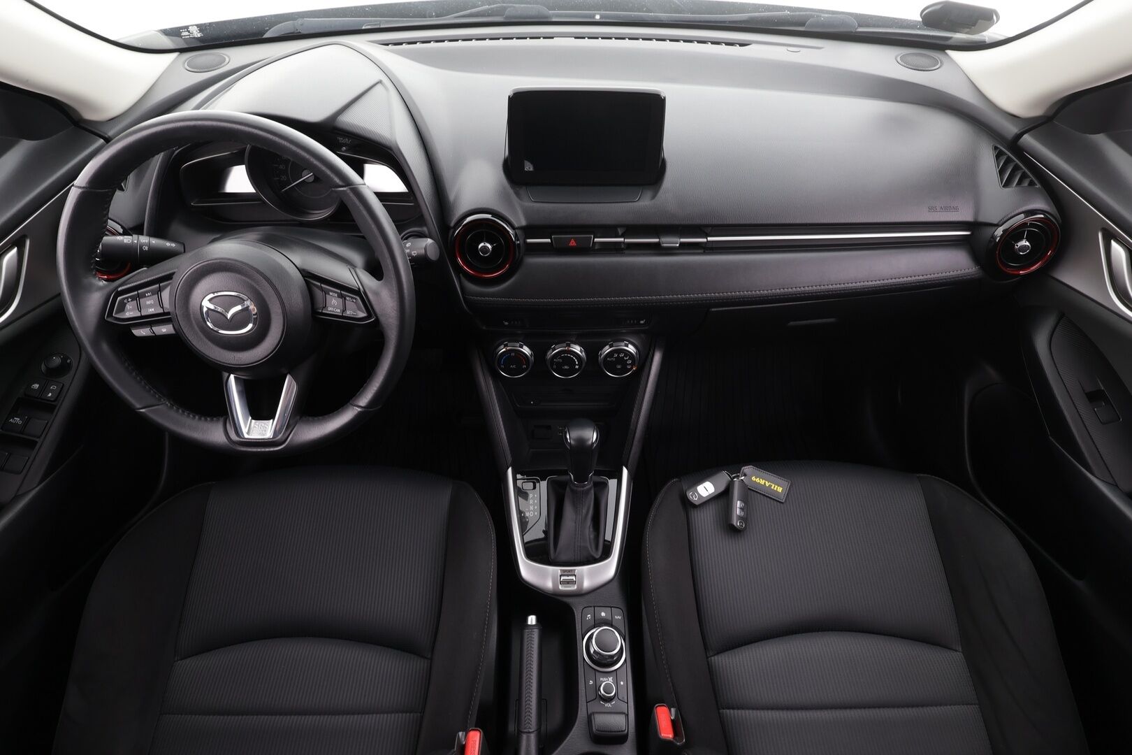 Mazda CX-3 2017 2,0 (120 hv) SKYACTIV-G Premium 6AT EN1 * Suomi-auto / Vakkari / P.kamera / Navi * - Kahdet renkaat aluvanteilla - HULLUT VÄLIPÄIVÄT KORKOTARJOUS 2,49%