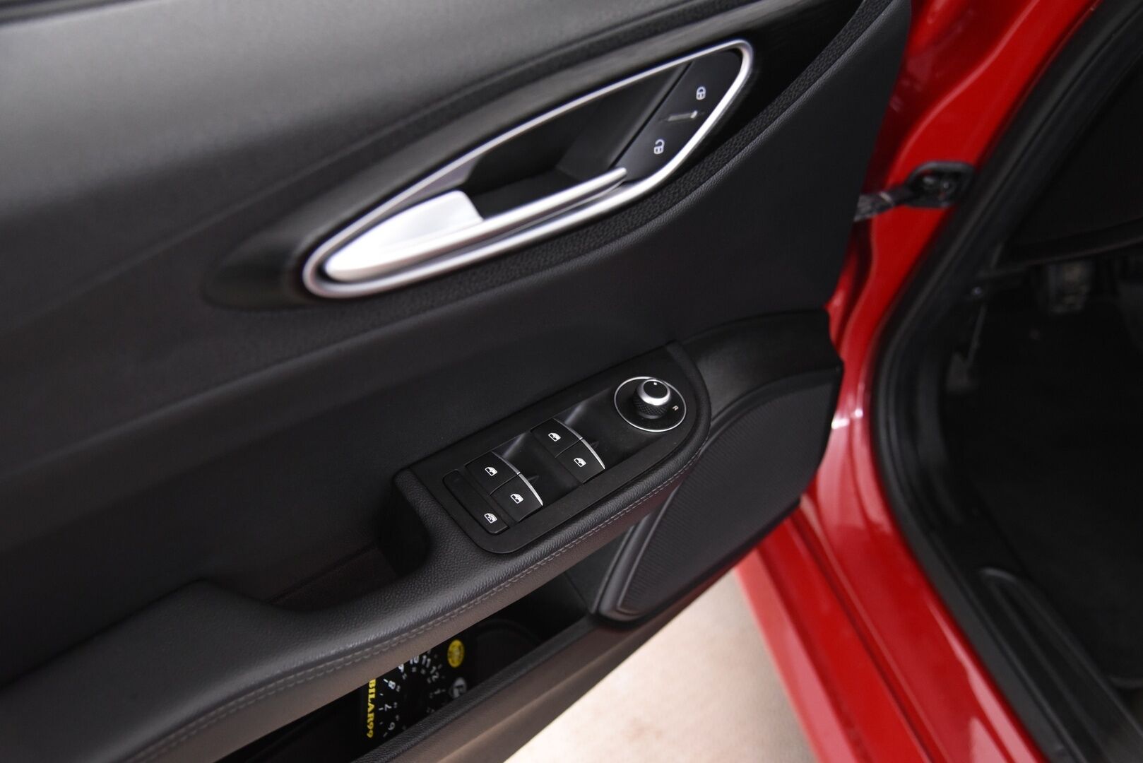 Alfa Romeo Giulia 2017 2,2 Diesel 150hp MT6 / Suomiauto / Lohko & Sisäpistoke / Vakkari / Peruutustutkat - Kahdet renkaat aluvantein / Juuri huollettu / Jakopää tehty 05/2025! - Osta nyt, maksa vasta ensi vuonna