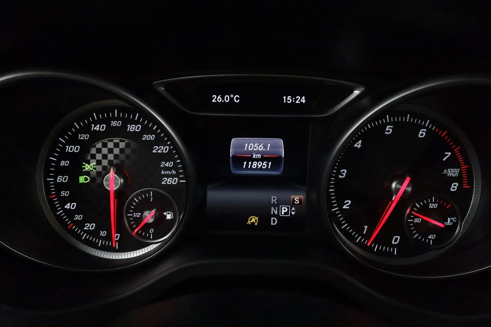 Mercedes-Benz A 2017 180 A White Art Edition AMG **Webasto / LED-High Performance / P.Kamera / Vakkari / Sporttipenkit** - Suomi-auto / Kahdet Renkaat