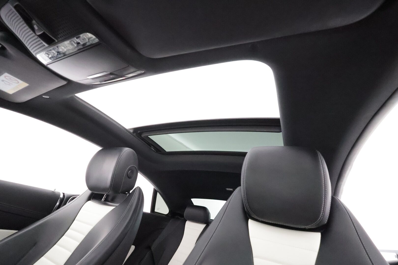 Mercedes-Benz E 2017 220 d A Coupé Business AMG **Imuovet / Burmester / HUD / Distronic+ / Panorama / Widescreen / Muistipenkit** - Supervarusteet! / Night-paketti / 360 Kamera / Kaistavahti / Apple&Android / Keyless - HULLUT VÄLIPÄIVÄT KORKOTARJOUS 2,49%