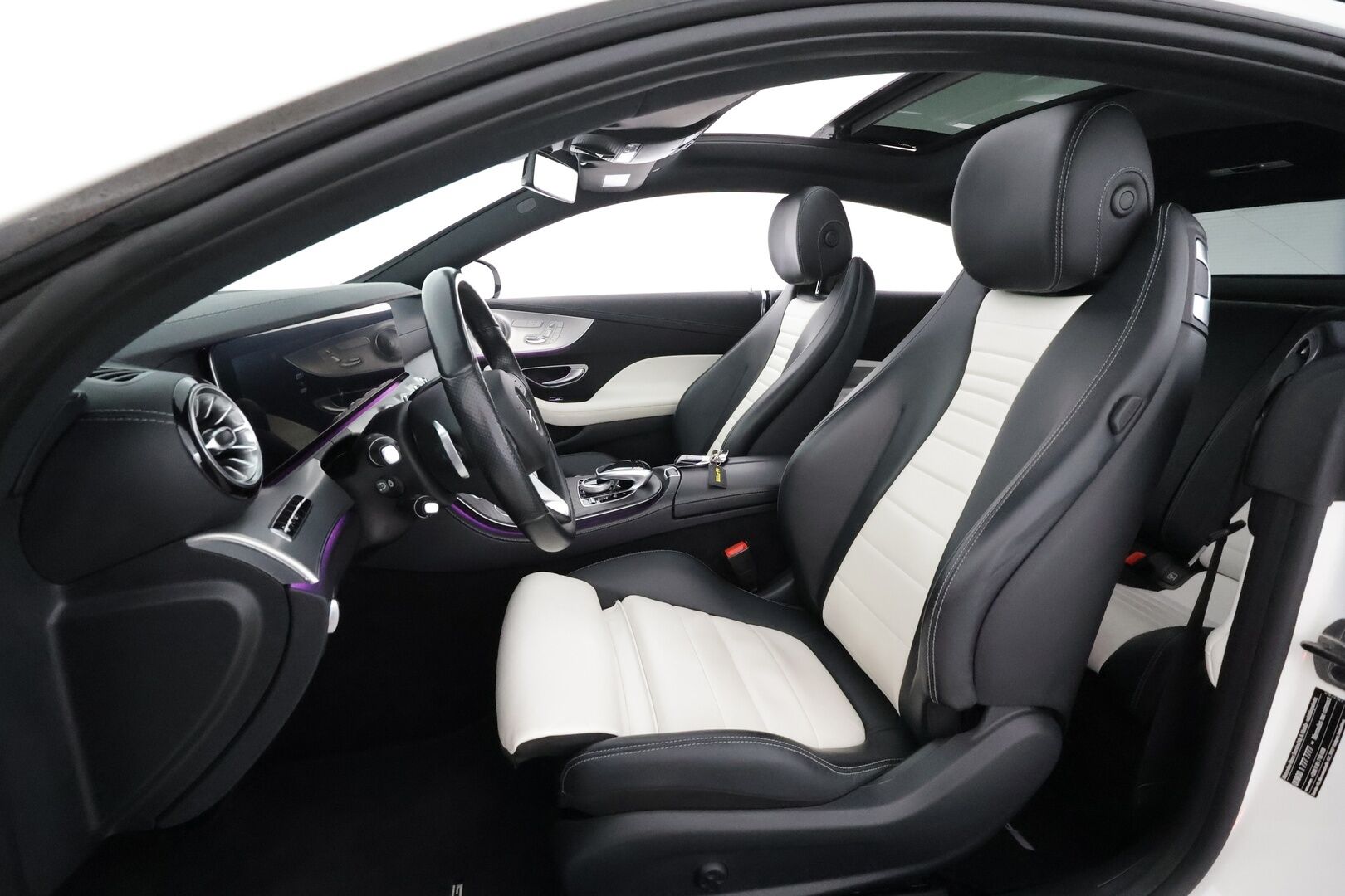 Mercedes-Benz E 2017 220 d A Coupé Business AMG **Imuovet / Burmester / HUD / Distronic+ / Panorama / Widescreen / Muistipenkit** - Supervarusteet! / Night-paketti / 360 Kamera / Kaistavahti / Apple&Android / Keyless - HULLUT VÄLIPÄIVÄT KORKOTARJOUS 2,49%