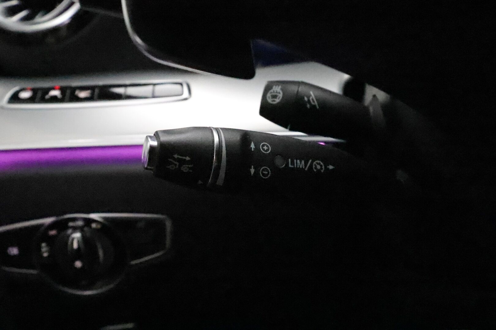 Mercedes-Benz E 2017 220 d A Coupé Business AMG **Imuovet / Burmester / HUD / Distronic+ / Panorama / Widescreen / Muistipenkit** - Supervarusteet! / Night-paketti / 360 Kamera / Kaistavahti / Apple&Android / Keyless - HULLUT VÄLIPÄIVÄT KORKOTARJOUS 2,49%