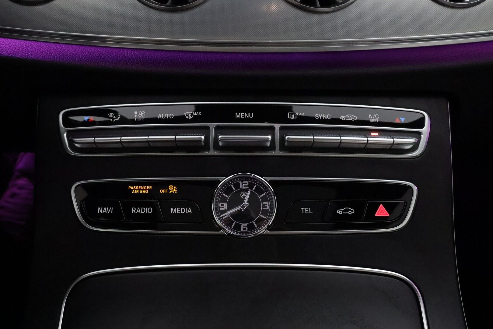 Mercedes-Benz E 2017 220 d A Coupé Business AMG **Imuovet / Burmester / HUD / Distronic+ / Panorama / Widescreen / Muistipenkit** - Supervarusteet! / Night-paketti / 360 Kamera / Kaistavahti / Apple&Android / Keyless - HULLUT VÄLIPÄIVÄT KORKOTARJOUS 2,49%