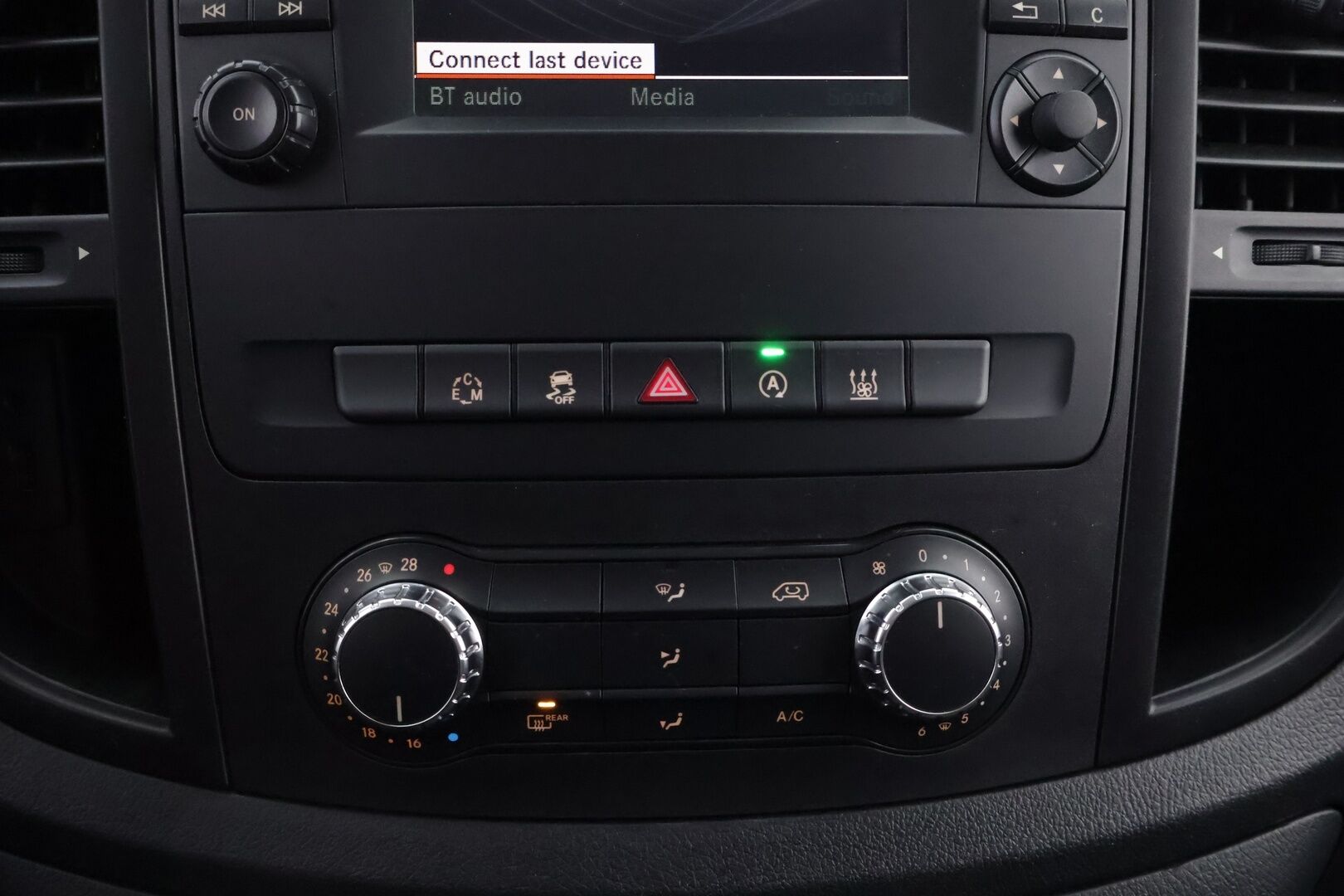 Mercedes-Benz Vito 2018 116CDI 4x4-3,05/32K keskipitkä A2 A Winter - Suomiauto | Webasto | Koukku | ILS LED | Peruutuskamera | Vakkari | Karjarauta | Näyttävä yksilö | Juuri tullut Tampereelle!