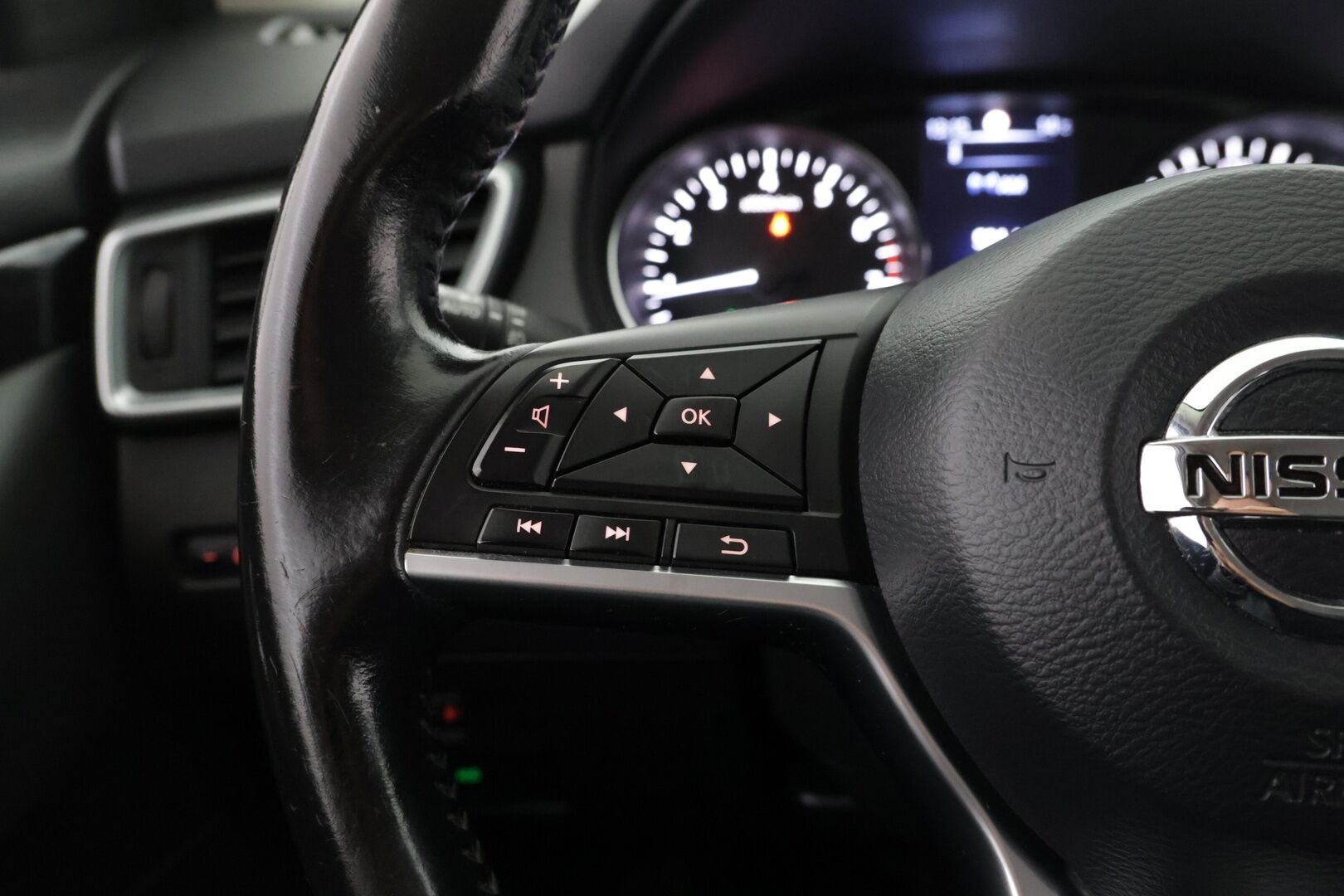 Nissan Qashqai 2018 DIG-T 115 Acenta 2WD Xtronic - Myydään  Huutokaupat.com - Suomi-auto | Lohkolämmitin | Koukku | Bluetooth | 2x renkaat | 