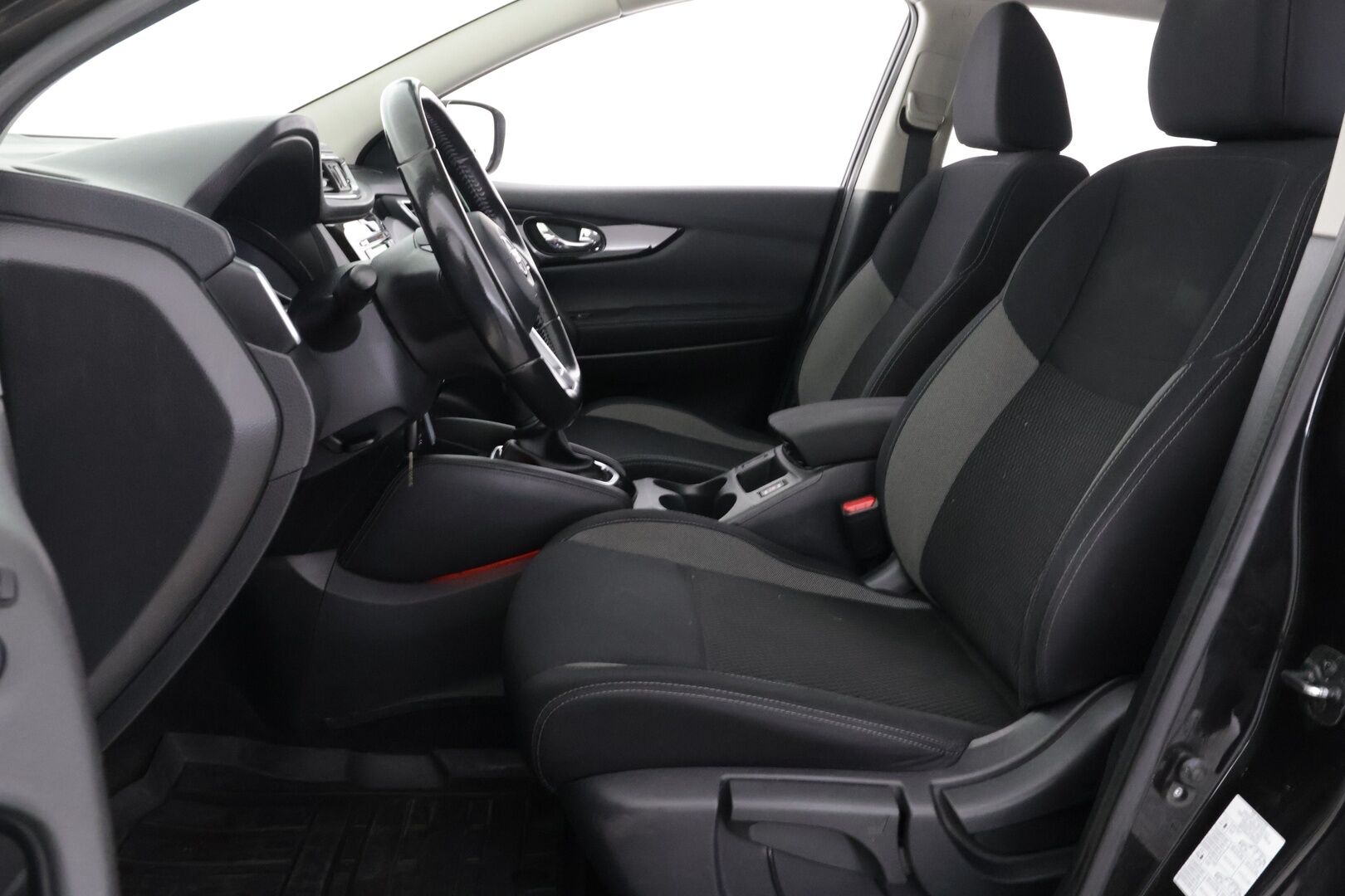 Nissan Qashqai 2018 DIG-T 115 Acenta 2WD Xtronic - Myydään  Huutokaupat.com - Suomi-auto | Lohkolämmitin | Koukku | Bluetooth | 2x renkaat | 
