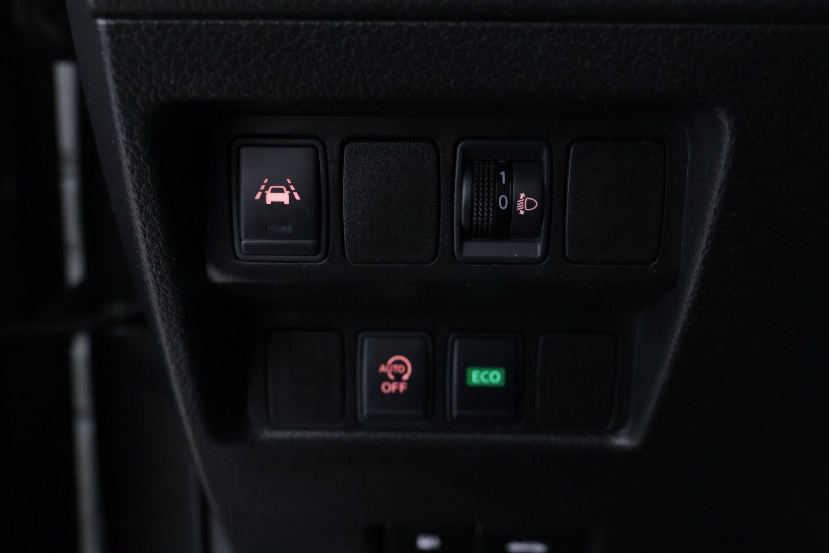 Nissan Qashqai 2018 DIG-T 115 Acenta 2WD Xtronic - Myydään  Huutokaupat.com - Suomi-auto | Lohkolämmitin | Koukku | Bluetooth | 2x renkaat | 
