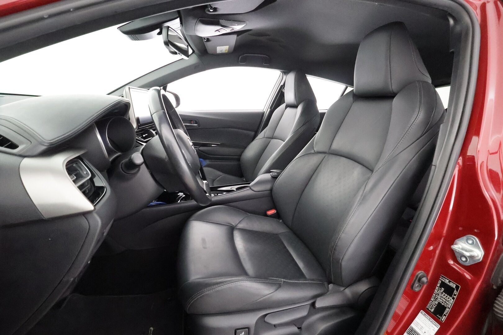 Toyota C-HR 2018 1,8 Hybrid Intense - | Vakkari | lohko | LED | Koukku | JBL | P.kamera | Nahat | Ratinlämmitys | Apple&Android | Suomi-auto | Kahdet Renkaat |