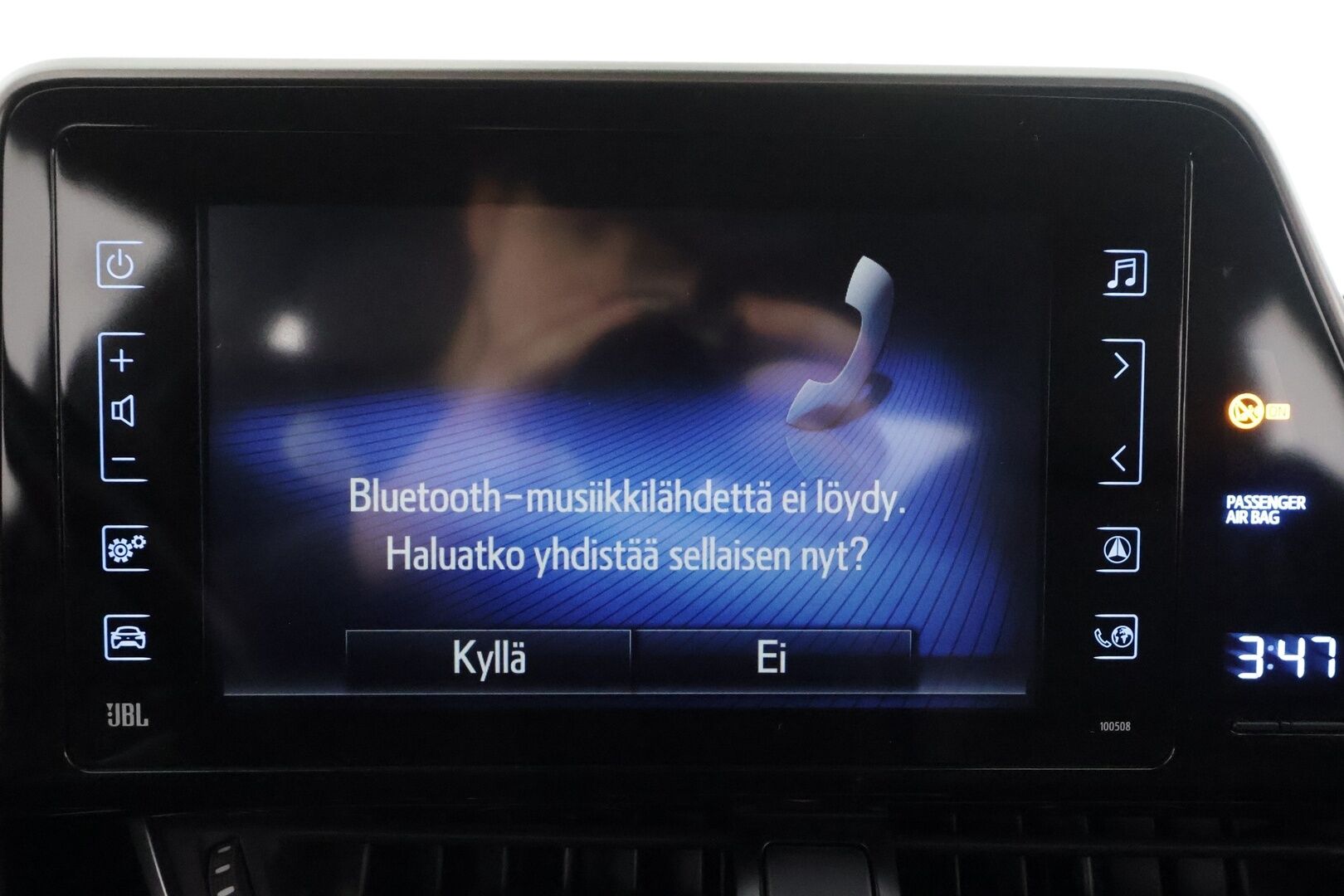 Toyota C-HR 2018 1,8 Hybrid Intense - | Vakkari | lohko | LED | Koukku | JBL | P.kamera | Nahat | Ratinlämmitys | Apple&Android | Suomi-auto | Kahdet Renkaat |