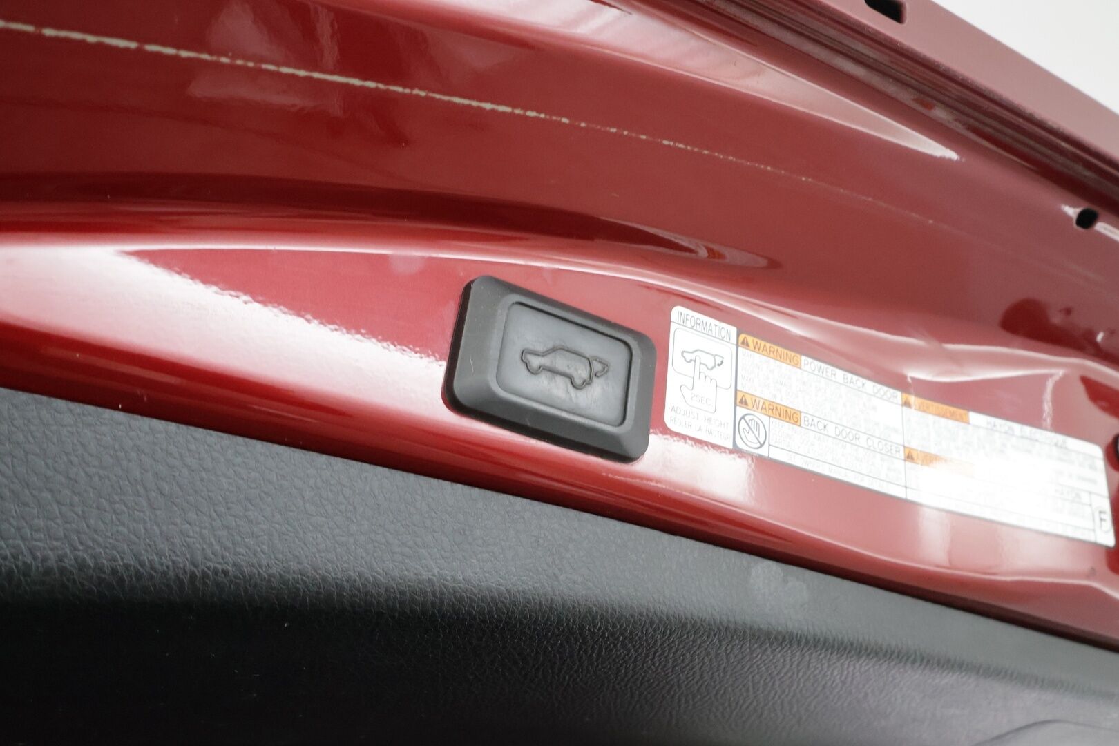 Toyota RAV4 2018 2,5 Hybrid AWD Hybrid Edition * ACC / LED / P.Kamera / Koukku / Navi / Kaistavahti / Keyless * - Suomi-auto / Kahdet renkaat aluvanteilla / Merkkihuollot