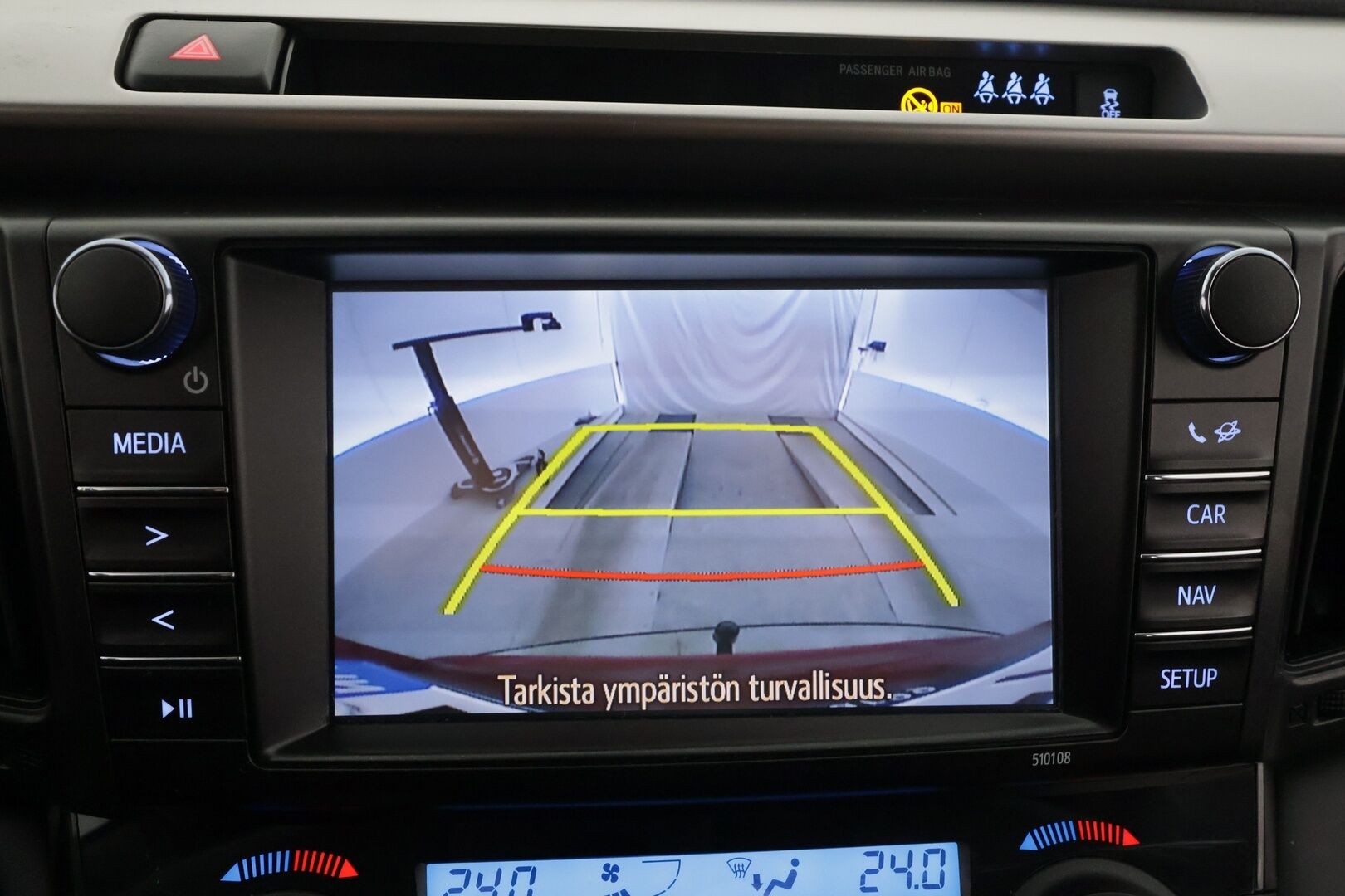 Toyota RAV4 2018 2,5 Hybrid AWD Hybrid Edition * ACC / LED / P.Kamera / Koukku / Navi / Kaistavahti / Keyless * - Suomi-auto / Kahdet renkaat aluvanteilla / Merkkihuollot