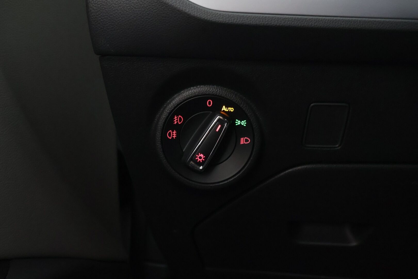 Seat LEON X-PERIENCE 2018 2,0 TDI 150 4Drive Business DSG * Led-valot / iroitettava vetokoukku / puolinahkapenkit!* - Edullinen ja hyvin huollettu / perhekäyttöön soveltuva / huippu neliveto!
