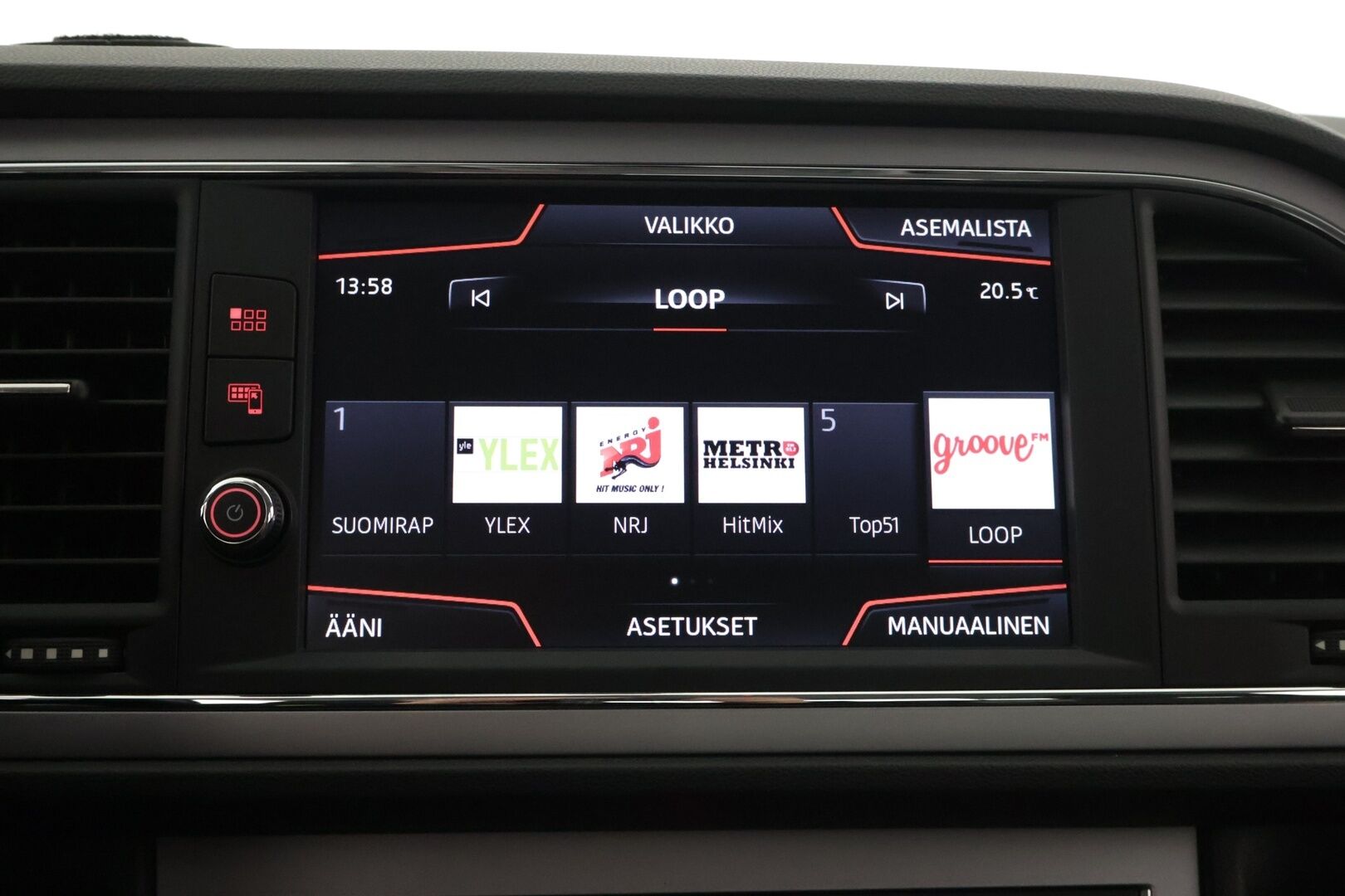 Seat LEON X-PERIENCE 2018 2,0 TDI 150 4Drive Business DSG * Led-valot / iroitettava vetokoukku / puolinahkapenkit!* - Edullinen ja hyvin huollettu / perhekäyttöön soveltuva / huippu neliveto!