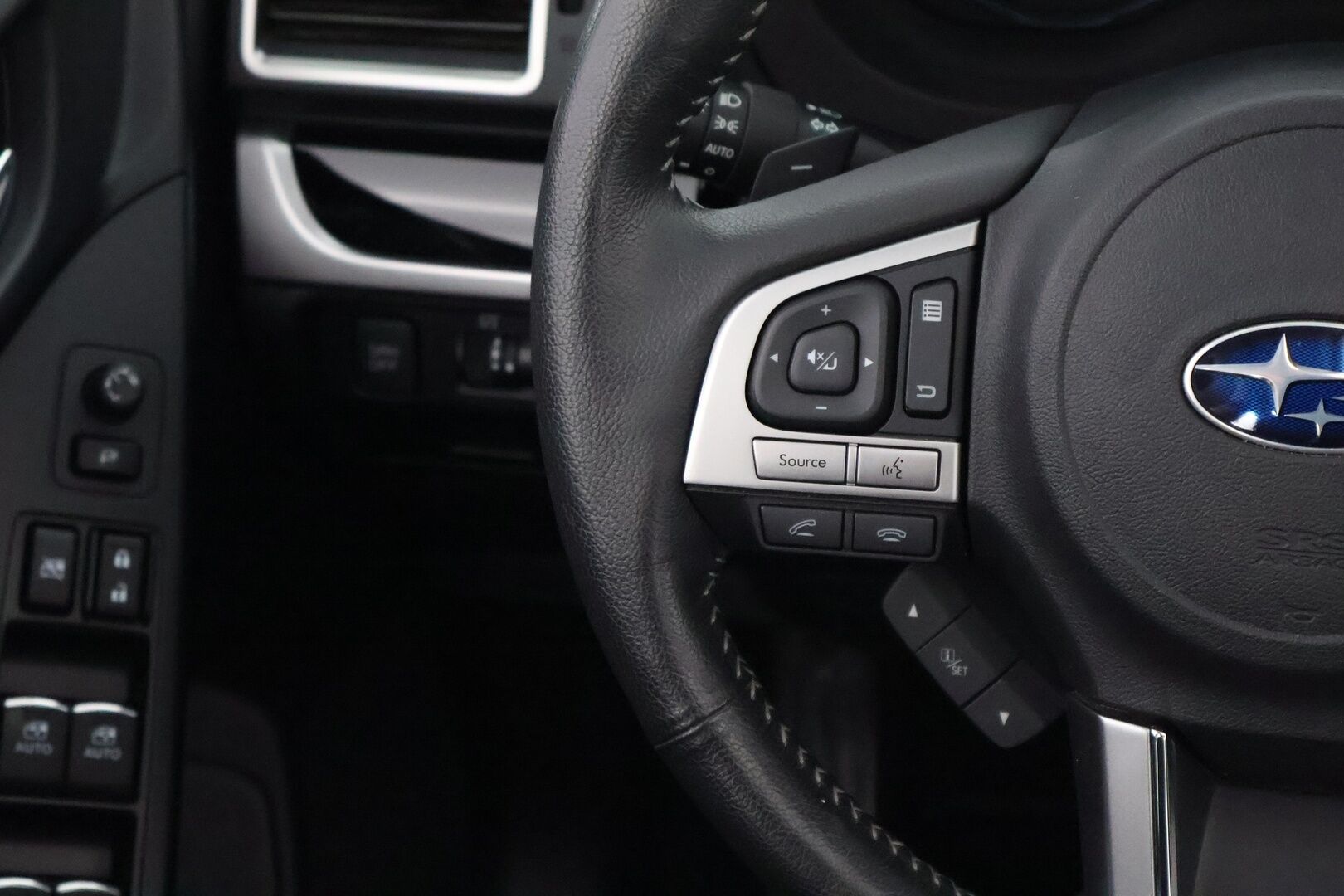 Subaru Forester 2018 2,0i XS Eyesight CVT - Suomiauto / Adapt.Vakkari / Kattoluukku / Peruutuskamera / Lane Assist / Sähköpenkki / Eye Sight / Huippusiisti!
