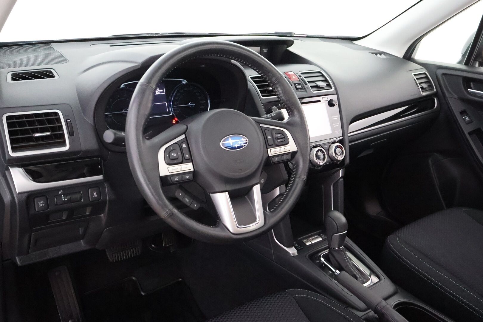 Subaru Forester 2018 2,0i XS Eyesight CVT - Suomiauto / Adapt.Vakkari / Kattoluukku / Peruutuskamera / Lane Assist / Sähköpenkki / Eye Sight / Huippusiisti!