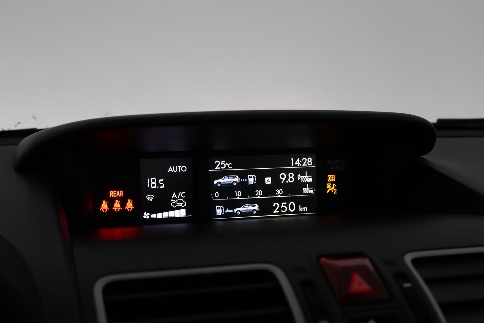 Subaru Forester 2018 2,0i XS Eyesight CVT - Suomiauto / Adapt.Vakkari / Kattoluukku / Peruutuskamera / Lane Assist / Sähköpenkki / Eye Sight / Huippusiisti!