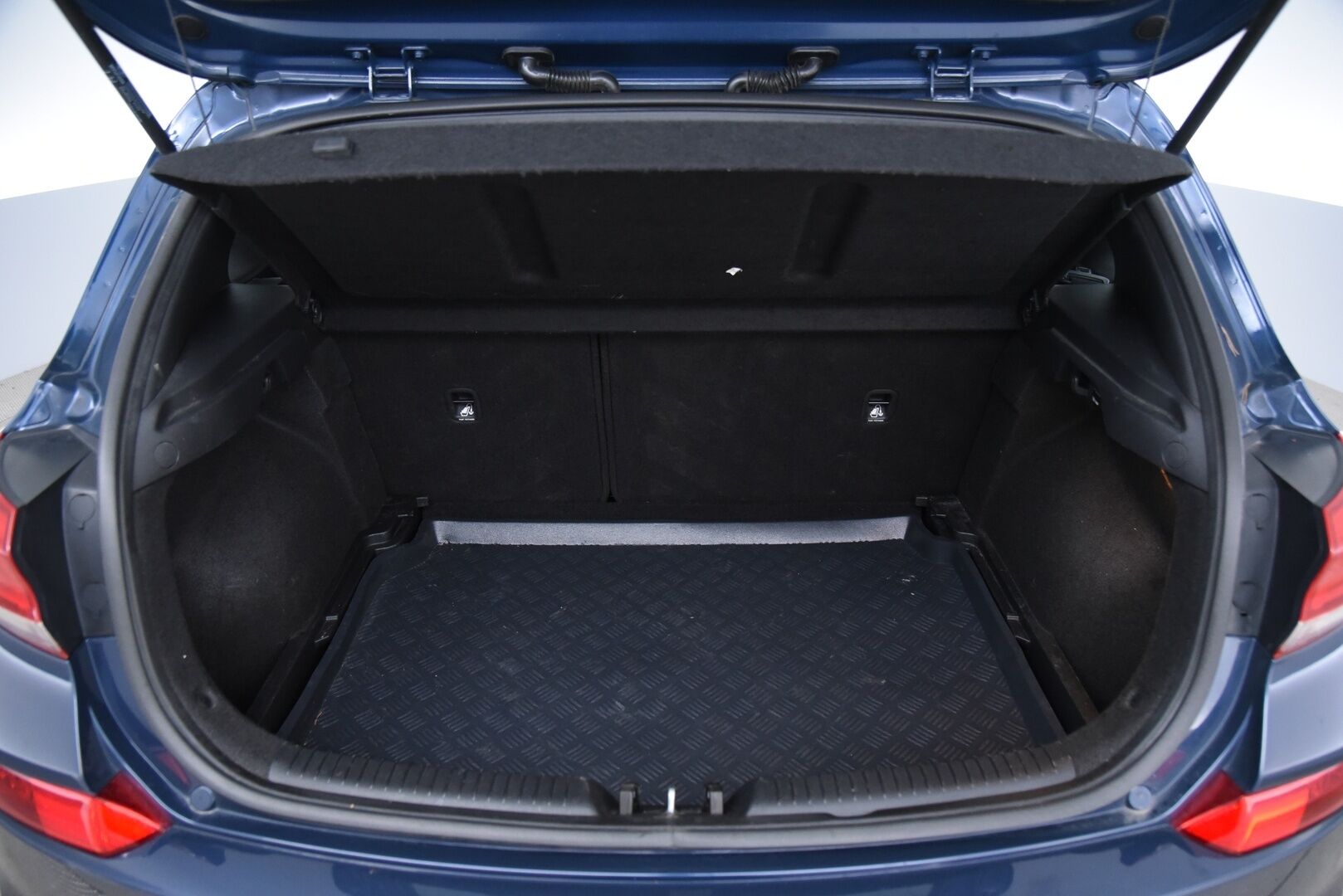 Hyundai i30 5d 2017 1,4 T-GDI 7DCT-aut. fresh plus / Suomi-Auto / P-kamera / Vakkari / Lohkolämmitin - Taloudellinen vaihtoehto ! - HULLUT JOULUT KORKOTARJOUS 2,49% 