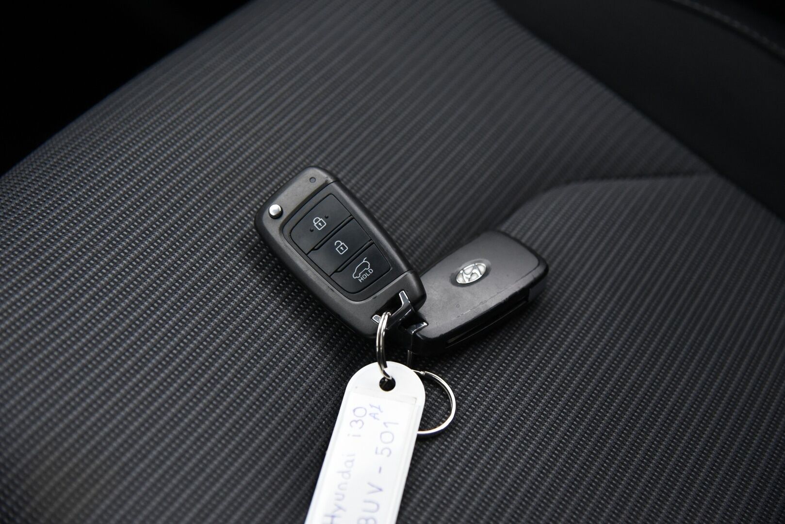 Hyundai i30 5d 2017 1,4 T-GDI 7DCT-aut. fresh plus / Suomi-Auto / P-kamera / Vakkari / Lohkolämmitin - Taloudellinen vaihtoehto !