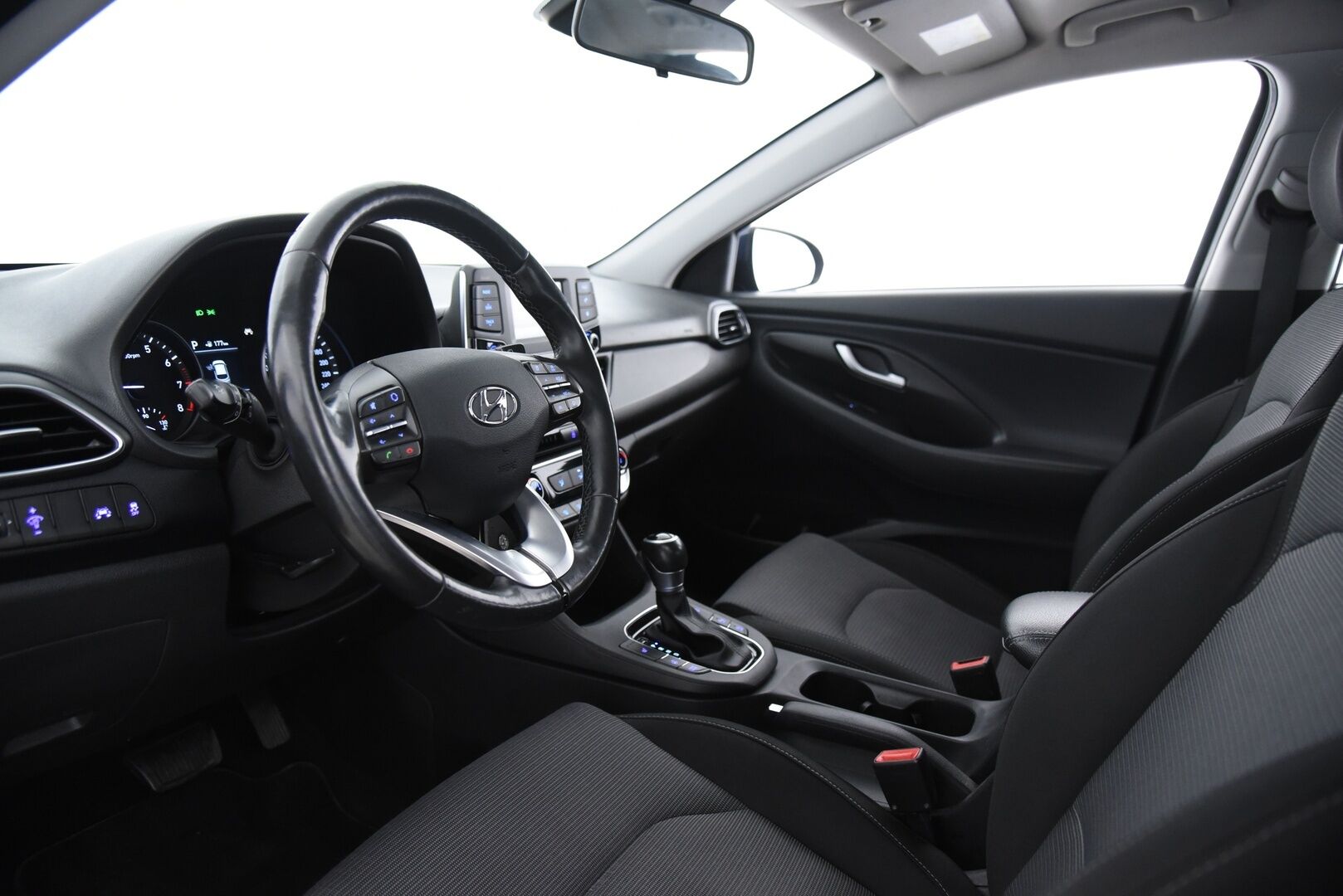 Hyundai i30 5d 2017 1,4 T-GDI 7DCT-aut. fresh plus / Suomi-Auto / P-kamera / Vakkari / Lohkolämmitin - Taloudellinen vaihtoehto ! - HULLUT JOULUT KORKOTARJOUS 2,49% 