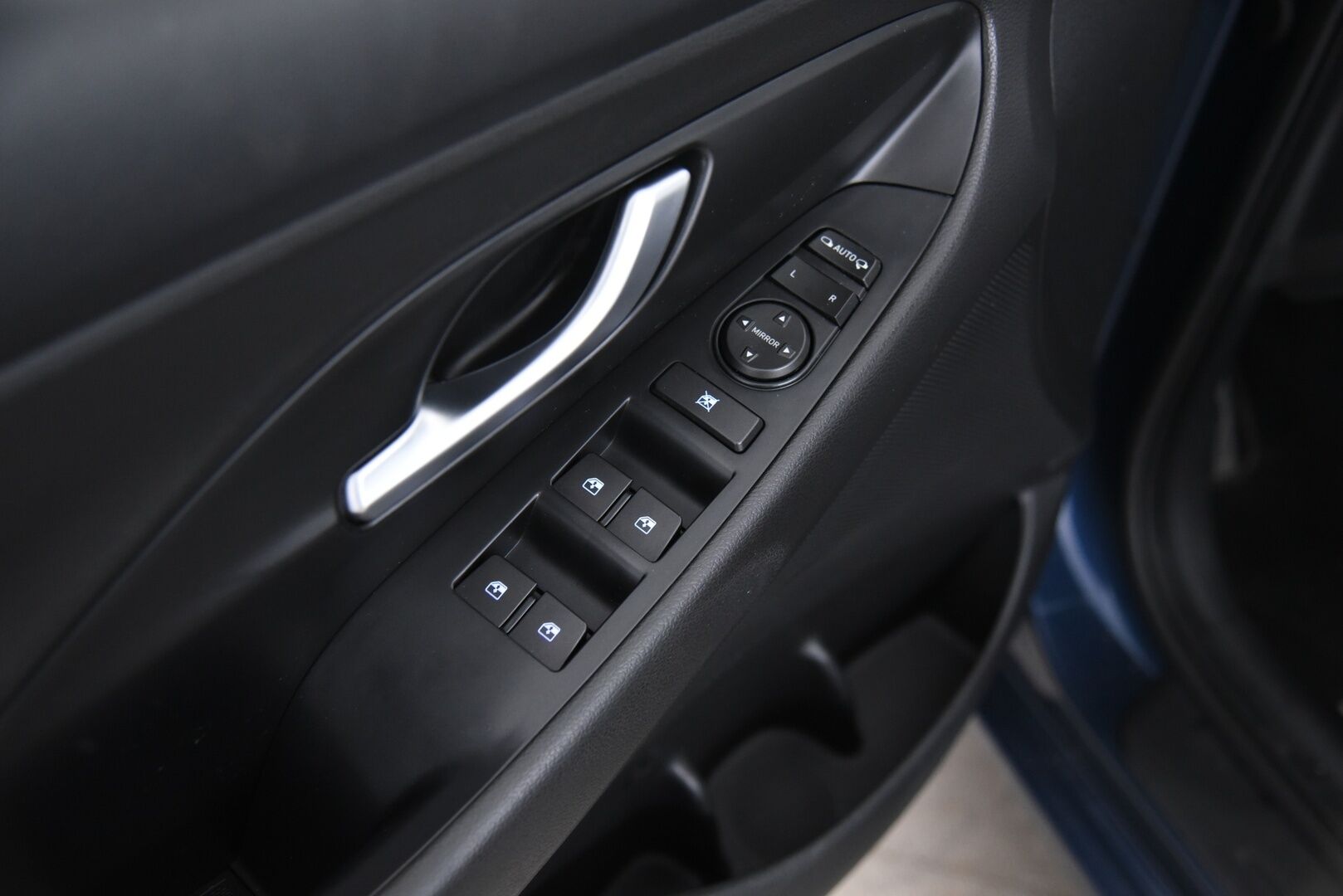 Hyundai i30 5d 2017 1,4 T-GDI 7DCT-aut. fresh plus / Suomi-Auto / P-kamera / Vakkari / Lohkolämmitin - Taloudellinen vaihtoehto !