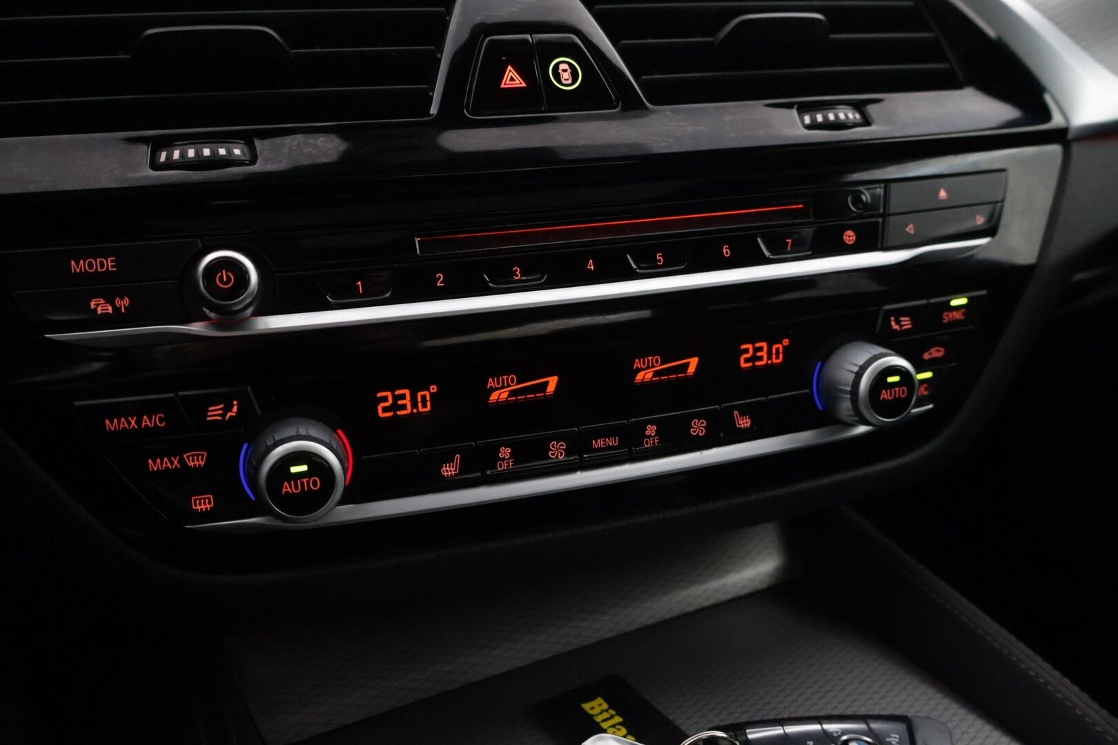 BMW 530 2017 G30 530e A iPerformance M-Sport - *Panorama / HUD / H&K / 360 kamera / ACC / Digimittaristo / BLIS / Prof. Navi / Adapt. LED-ajovalot / Comfort-penkit muistilla*