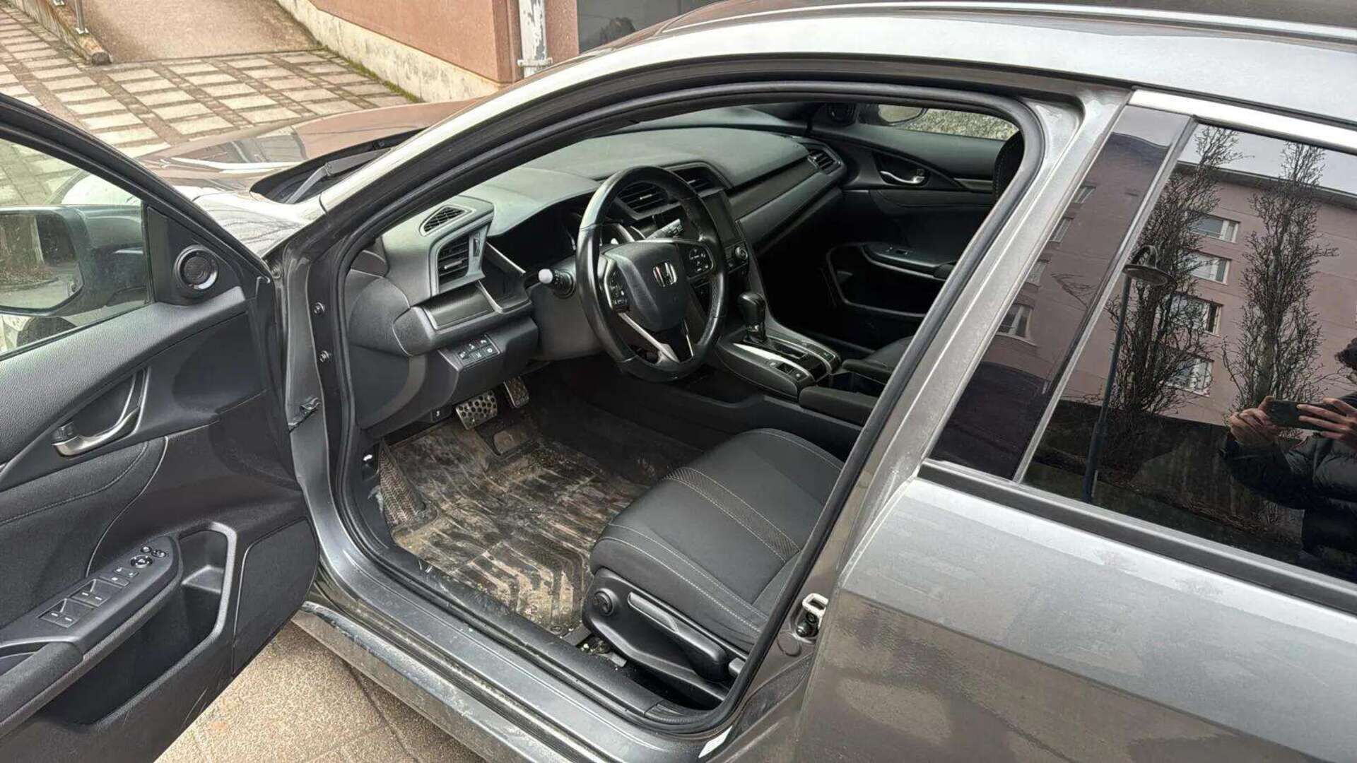 Honda Civic 2018 HB 129 hv Sport AT / Adapt.vakkari / Koukku / Lohko / P.kamera / Kaistavahti - Hihna tehty / Juuri katsastettu ja huollettu / Tulossa myyntiin!