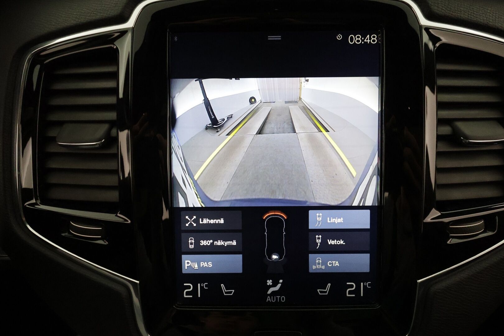 Volvo XC90 2018 T8 Twin Engine AWD R-Design aut **Panorama / Adapt.vakkari / Ilma-alusta / 360-kamera / Koukku / Full-LED** - 3,99 % KORKOTARJOUS TÄHÄN AUTOON - Akku kuntotarkastettu