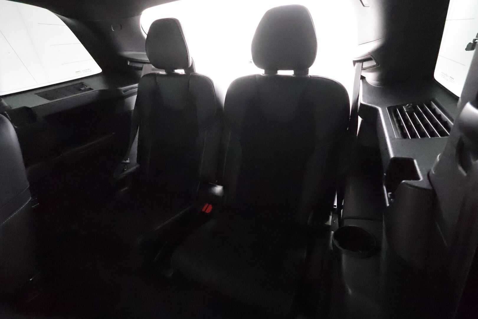 Volvo XC90 2018 T8 Twin Engine AWD R-Design aut **Panorama / Adapt.vakkari / Ilma-alusta / 360-kamera / Koukku / Full-LED** - 3,99 % KORKOTARJOUS TÄHÄN AUTOON - Akku kuntotarkastettu