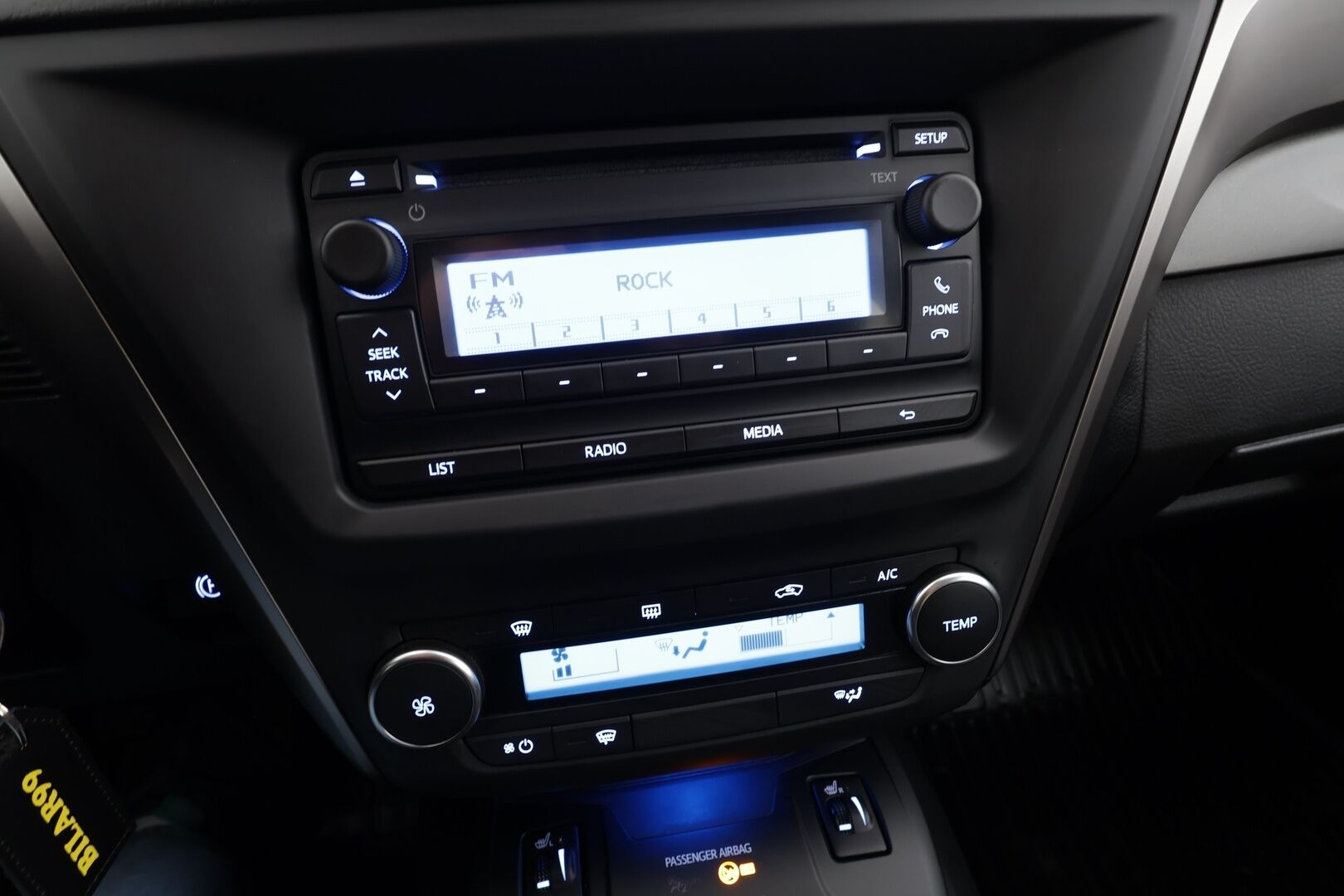 Toyota Avensis 2018 1,6 Valvematic Life Sedan * Suomi-auto / Vakkari / Lohkolämmitin / Bluetooth * - Kahdet renkaat aluvanteilla - HULLUT BLACKWEEK JATKOT - KORKOTARJOUS 2,49%