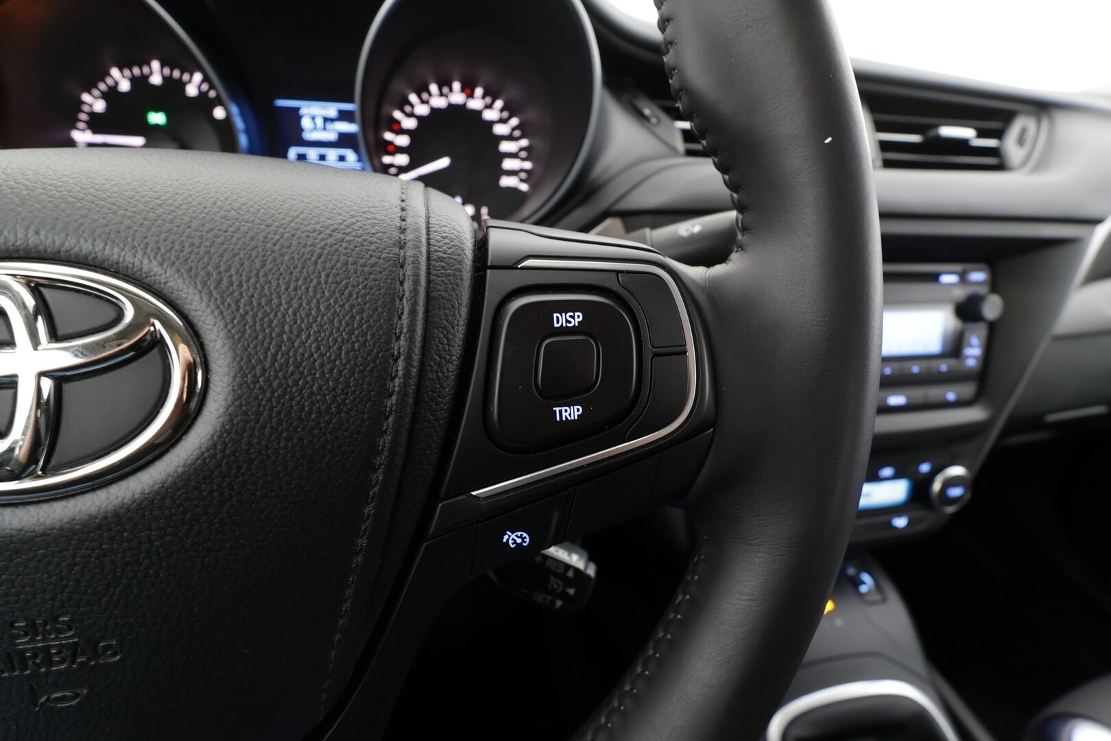 Toyota Avensis 2018 1,6 Valvematic Life Sedan * Suomi-auto / Vakkari / Lohkolämmitin / Bluetooth * - Kahdet renkaat aluvanteilla - HULLUT BLACKWEEK JATKOT - KORKOTARJOUS 2,49%