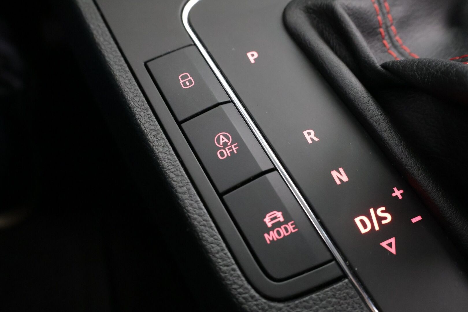 Seat Ibiza 2018 1,0 EcoTSI 115 FR DSG / Webasto / Adapt. vakkari / Sporttipenkit / Apple&Android / LED-valot / Tutkat - 2x Seatin Aluvanteet / Suomi-auto / Uudenveroiset nastat!