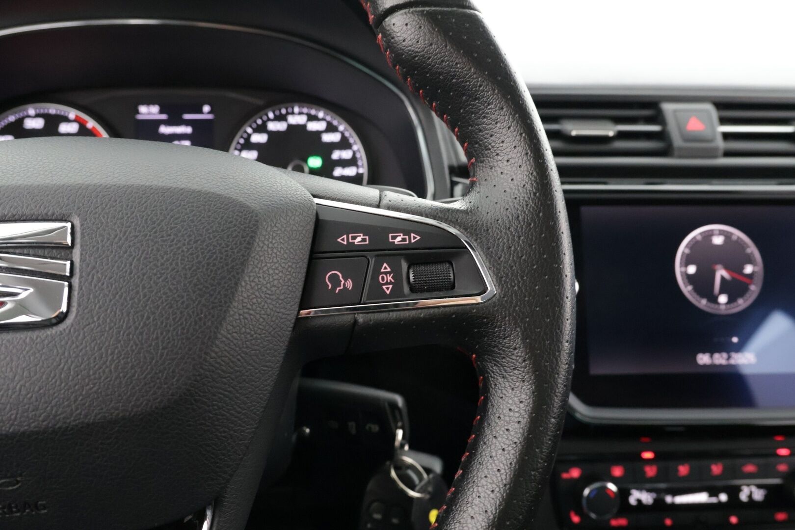 Seat Ibiza 2018 1,0 EcoTSI 115 FR DSG / Webasto / Adapt. vakkari / Sporttipenkit / Apple&Android / LED-valot / Tutkat - 2x Seatin Aluvanteet / Suomi-auto / Uudenveroiset nastat!