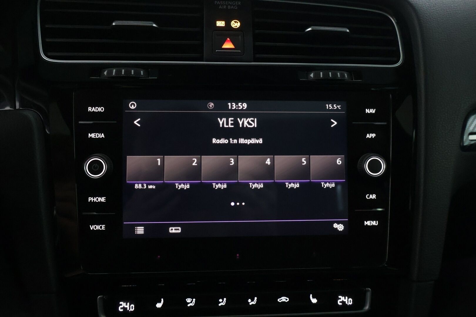 Volkswagen Golf 2018 GTI Performance 2,0 TSI 180 kW (245 hv) DSG-automaatti * / Webasto / Kattoikkuna / Blis / Acc / Kamera / Muistipenkit / Putkisto / Merkkihuollettu / Digimittaristo / * - Juuri huollettu Performance GTI mielettömän kovilla varusteilla & järeällä putkistolla / H&R madallusjouset, hiilikuitu spoileri & nahkapenkit