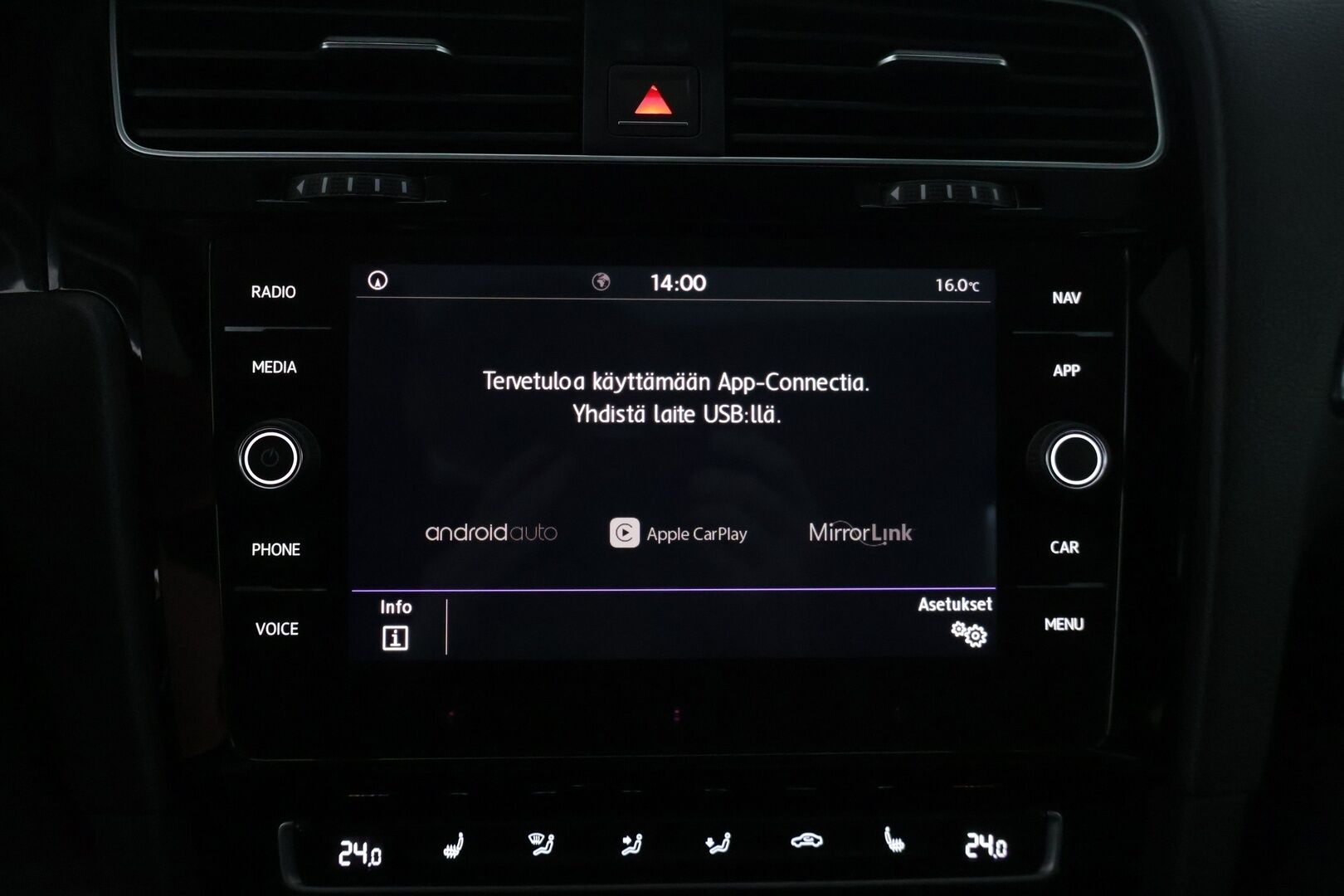 Volkswagen Golf 2018 GTI Performance 2,0 TSI 180 kW (245 hv) DSG-automaatti * / Webasto / Kattoikkuna / Blis / Acc / Kamera / Muistipenkit / Putkisto / Merkkihuollettu / Digimittaristo / * - Juuri huollettu Performance GTI mielettömän kovilla varusteilla & järeällä putkistolla / H&R madallusjouset, hiilikuitu spoileri & nahkapenkit