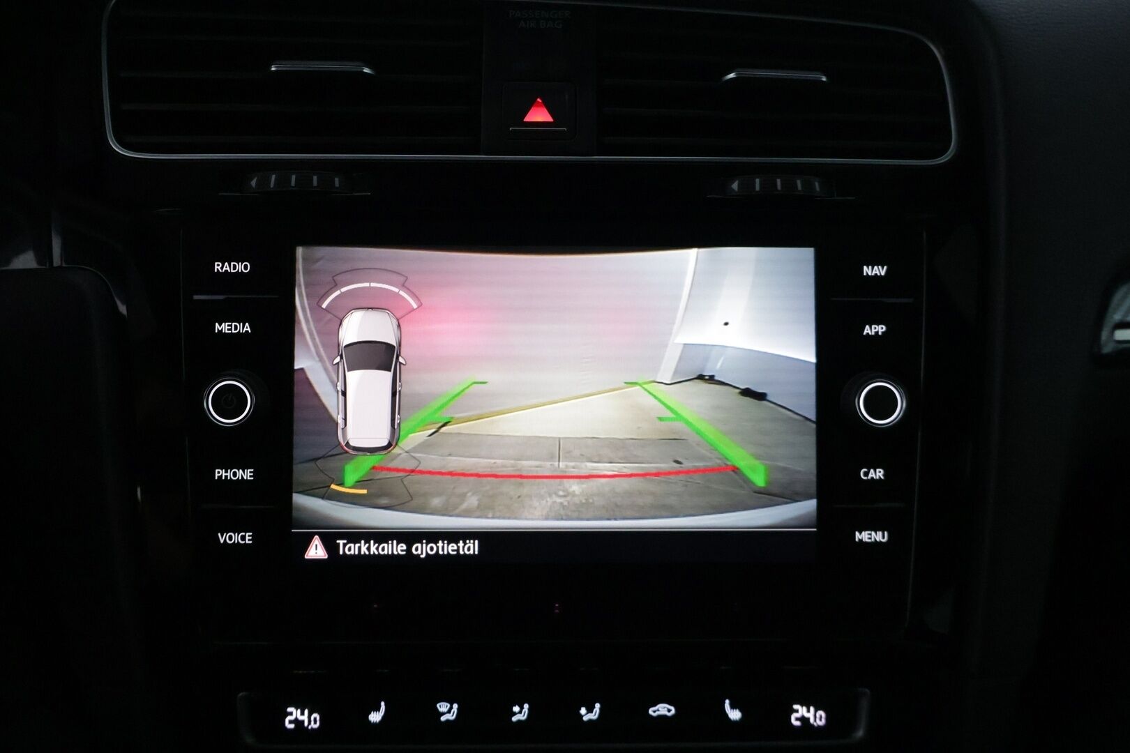 Volkswagen Golf 2018 GTI Performance 2,0 TSI 180 kW (245 hv) DSG-automaatti * / Webasto / Kattoikkuna / Blis / Acc / Kamera / Muistipenkit / Putkisto / Merkkihuollettu / Digimittaristo / * - Juuri huollettu Performance GTI mielettömän kovilla varusteilla & järeällä putkistolla / H&R madallusjouset, hiilikuitu spoileri & nahkapenkit