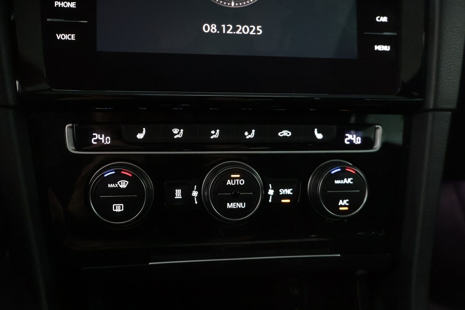 Volkswagen Golf 2018 GTI Performance 2,0 TSI 180 kW (245 hv) DSG-automaatti * / Webasto / Kattoikkuna / Blis / Acc / Kamera / Muistipenkit / Putkisto / Merkkihuollettu / Digimittaristo / * - Juuri huollettu Performance GTI mielettömän kovilla varusteilla & järeällä putkistolla / H&R madallusjouset, hiilikuitu spoileri & nahkapenkit