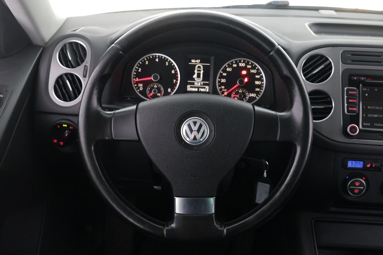 Volkswagen Tiguan 2010 Sport & Style 1,4 TSI 110 kW 4MOTION - Myydään vain Huutokaupat.com.ssa! | 9kk leima!