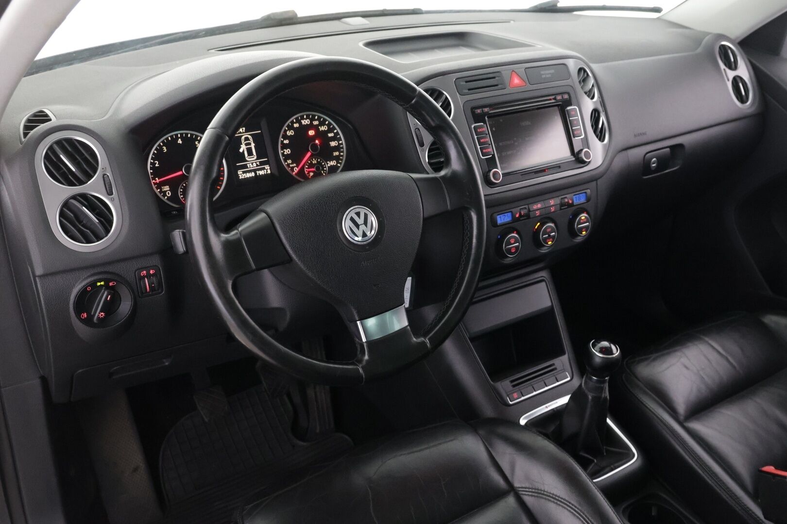Volkswagen Tiguan 2010 Sport & Style 1,4 TSI 110 kW 4MOTION - Myydään vain Huutokaupat.com.ssa! | 9kk leima!