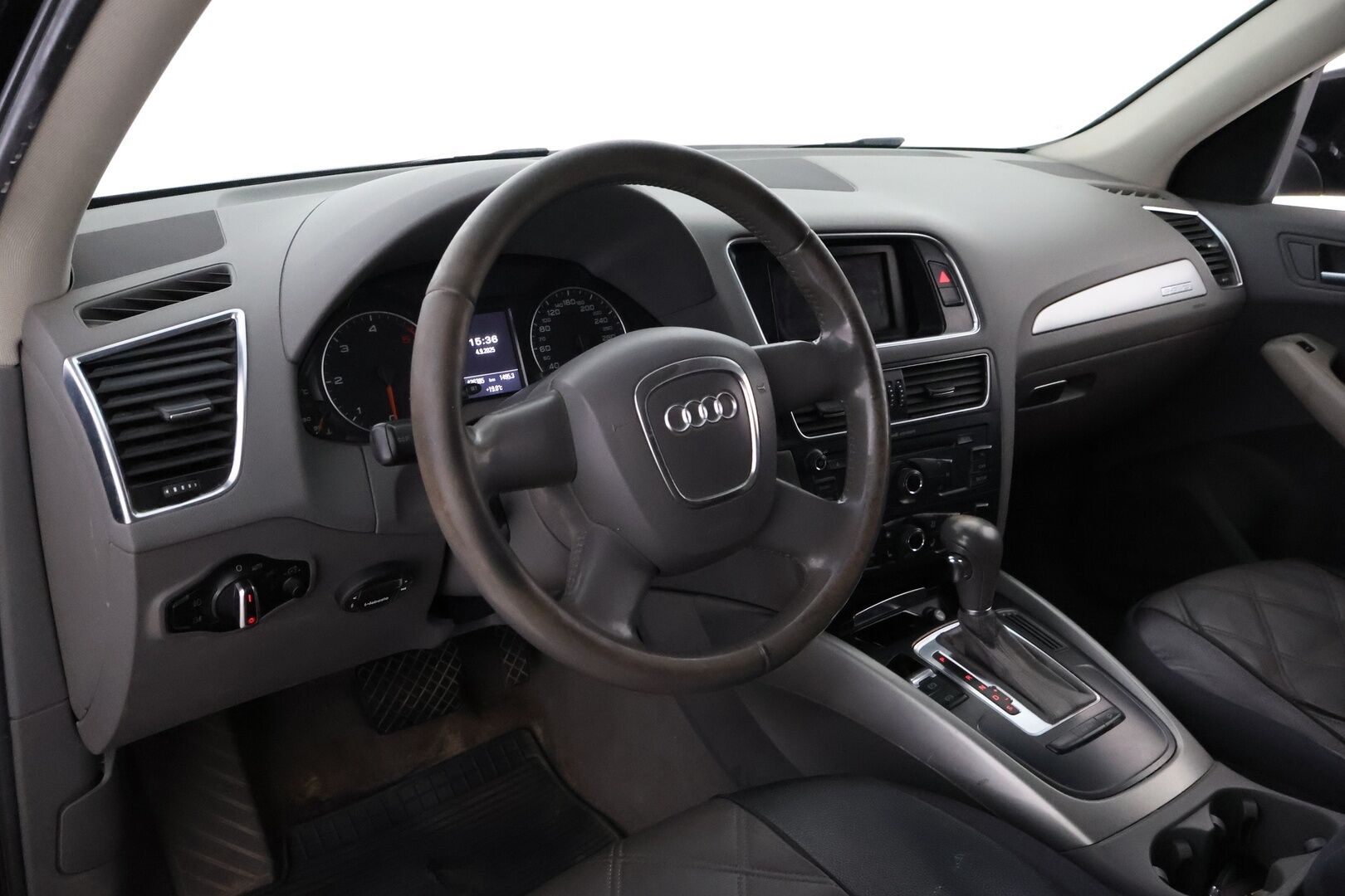 Audi Q5 2010 2,0 TDI (DPF) quattro S tronic - MYYDÄÄN HUUTOKAUPAT.COM