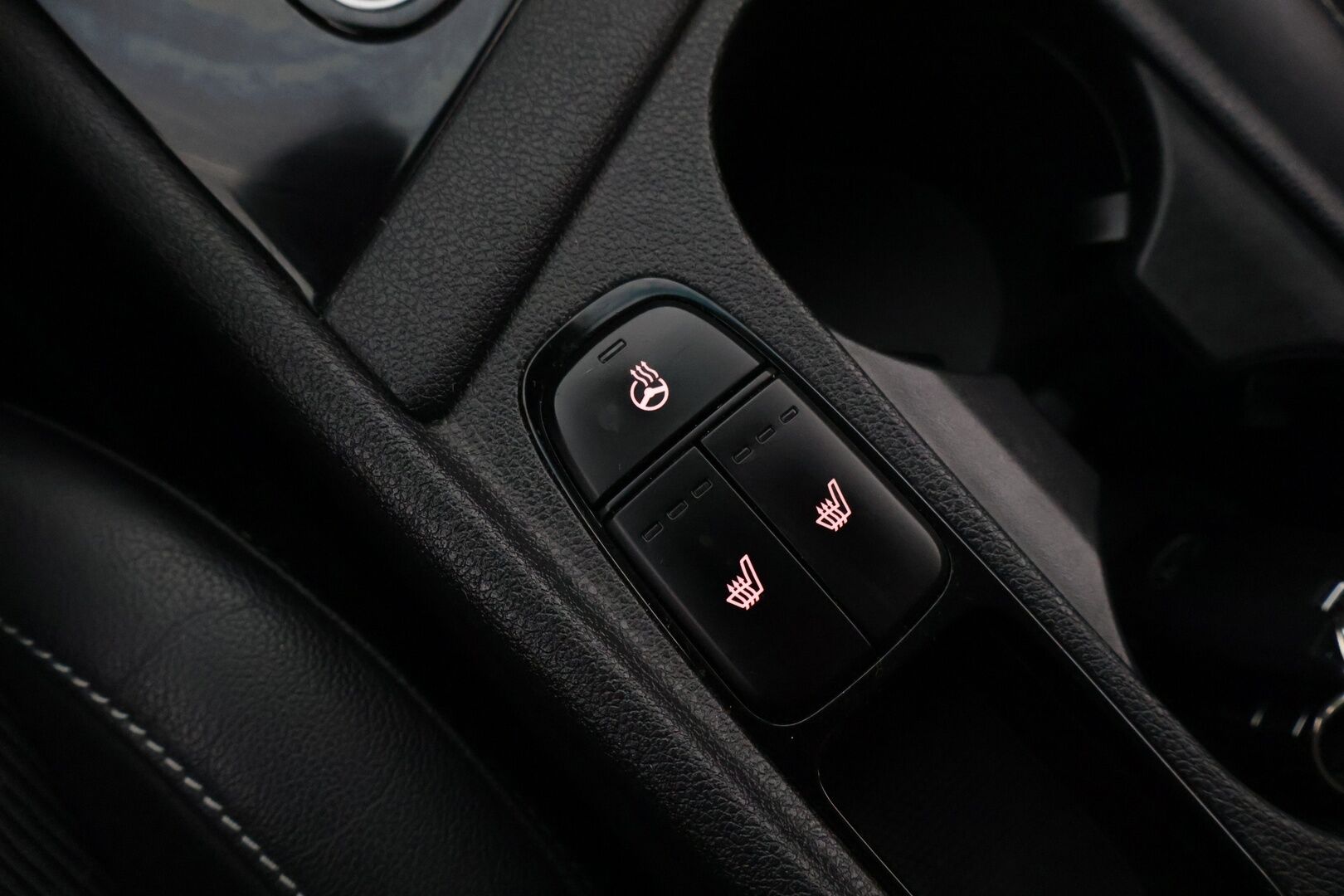 Kia Niro 2018 1,6 GDI Hybrid Business Premium DCT *ACC / BLIS / Lane-assist / P.Kamera / Koukku / JBL / Ratinlämmitys / Carplay* - Merkkihuollettu & juuri katsastettu suomi-auto lohkolämmittimellä sekä vetokoukulla