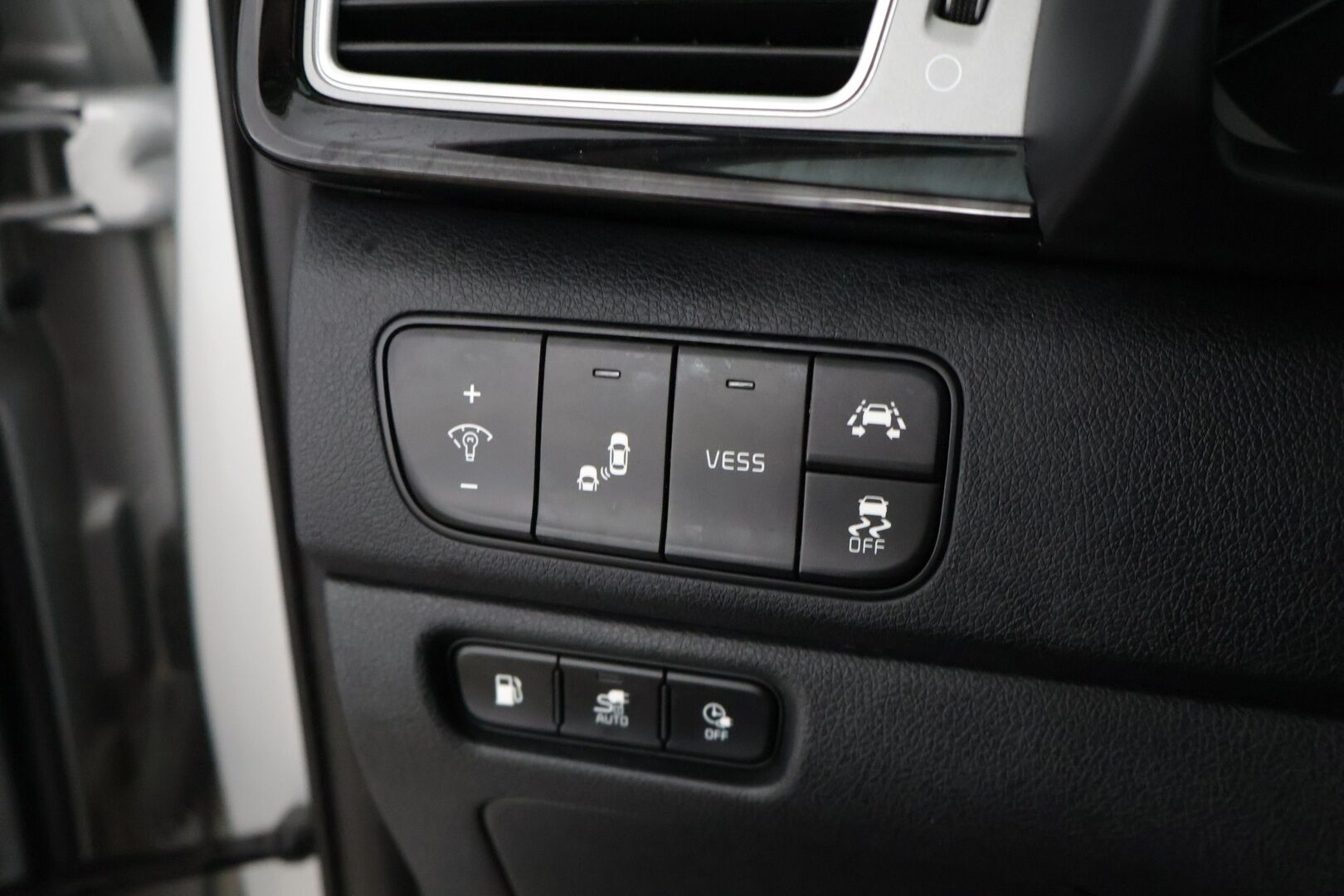 Kia Niro plug-in 2018 1,6 GDI Business Luxury DCT * JBL / Kattoluukku / P-Kamera / Navi * - * Hyvin pidetty ja asiallisesti varusteltu Luxury Plugari! *