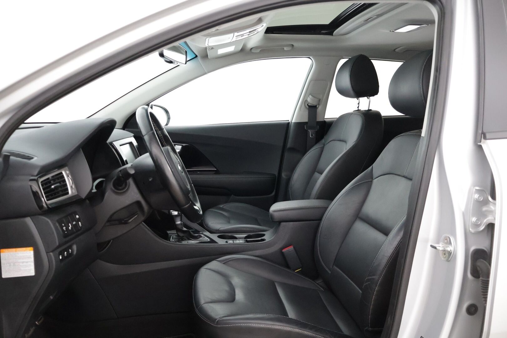 Kia Niro plug-in 2018 1,6 GDI Business Luxury DCT * JBL / Kattoluukku / P-Kamera / Navi * - * Hyvin pidetty ja asiallisesti varusteltu Luxury Plugari! *