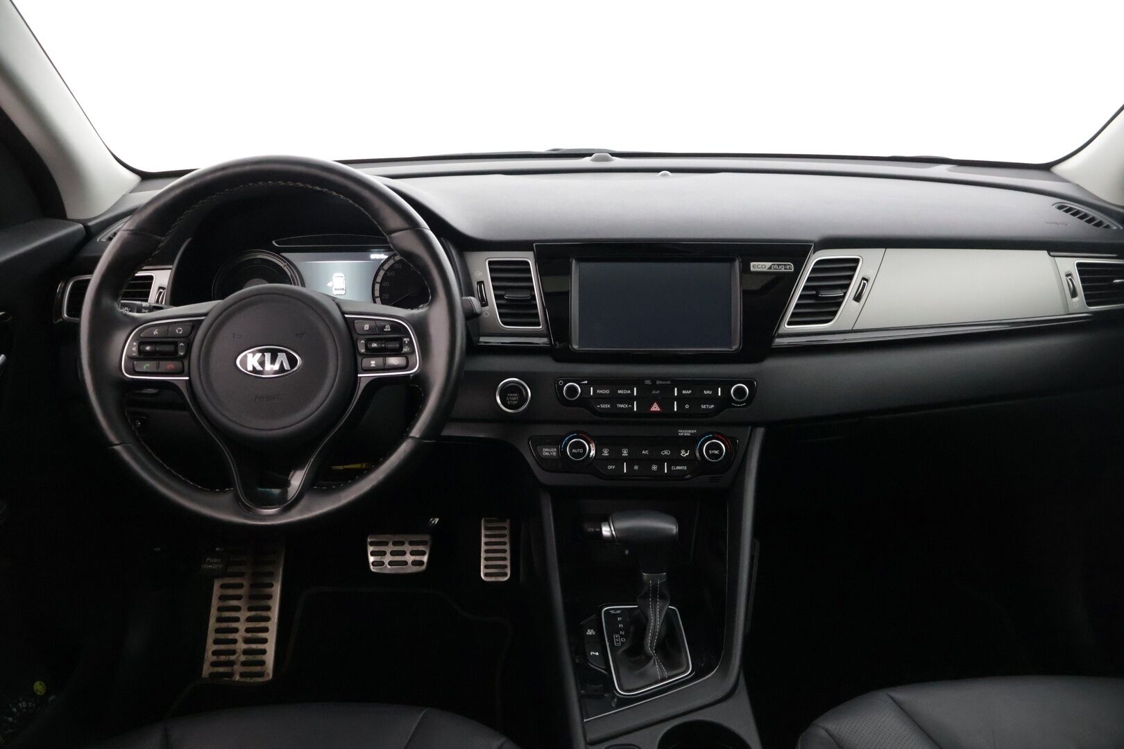 Kia Niro plug-in 2018 1,6 GDI Business Luxury DCT * JBL / Kattoluukku / P-Kamera / Navi * - * Hyvin pidetty ja asiallisesti varusteltu Luxury Plugari! *